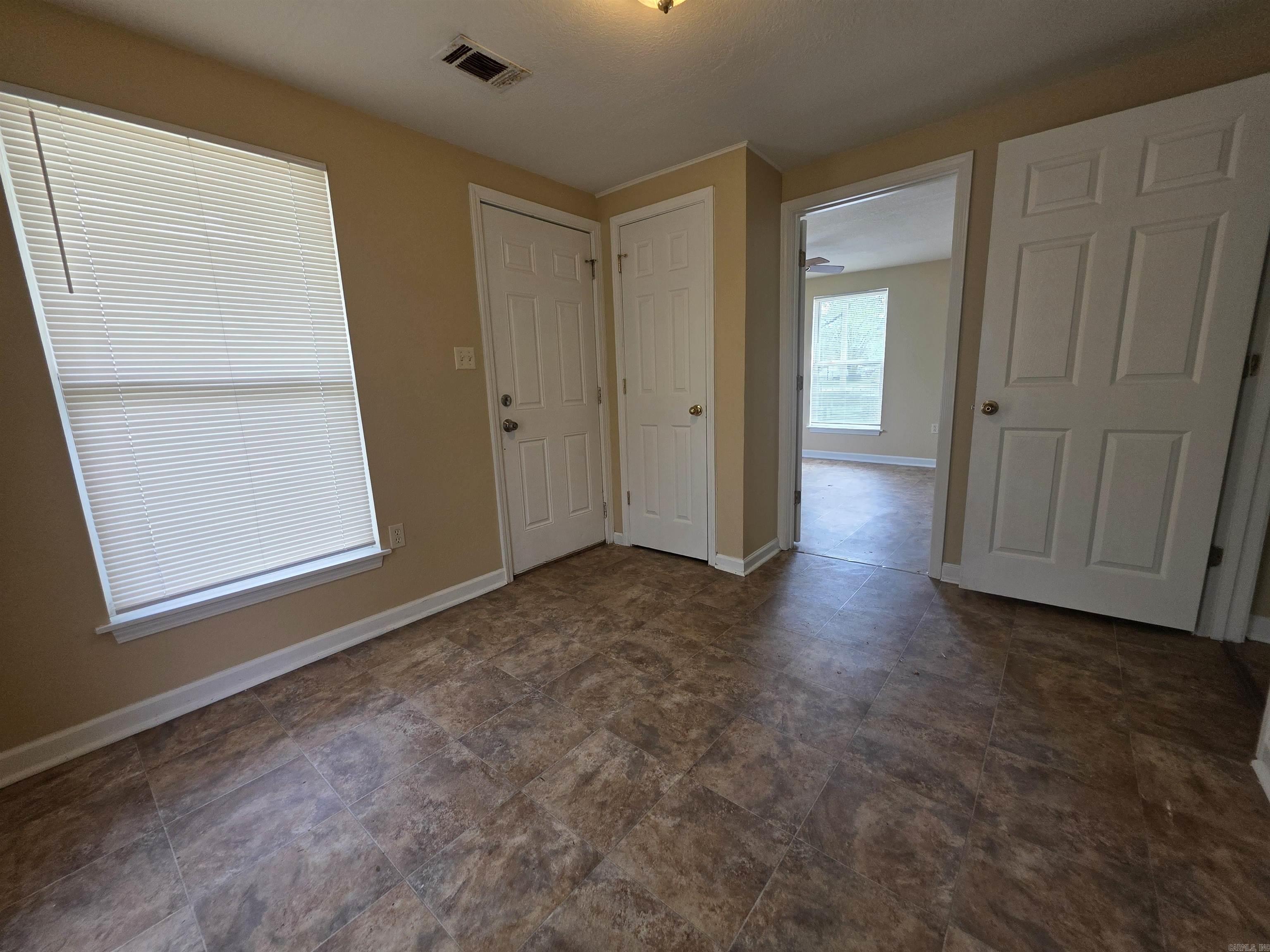 804 W 37th Street Property Photo 5