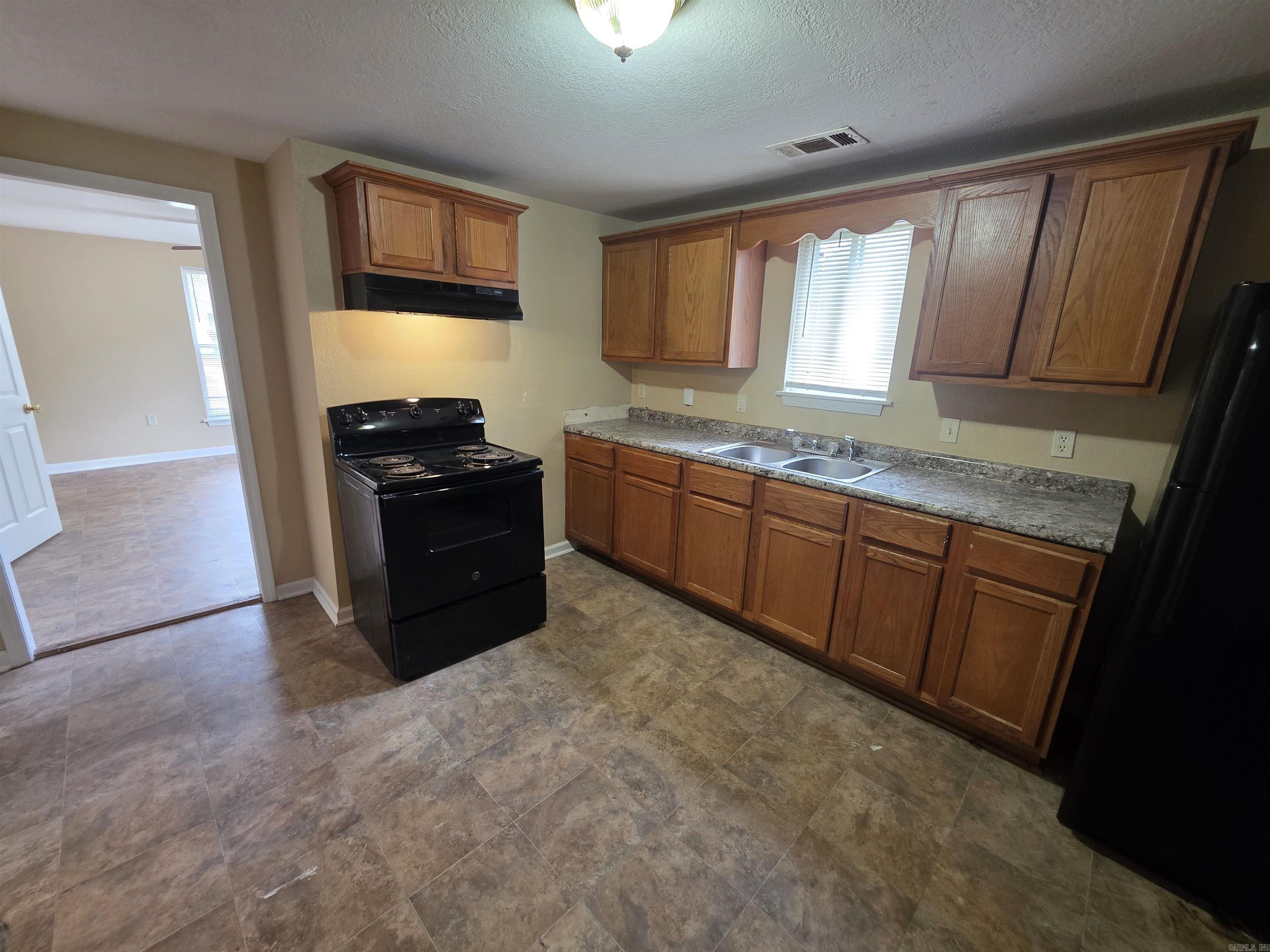 804 W 37th Street Property Photo 7