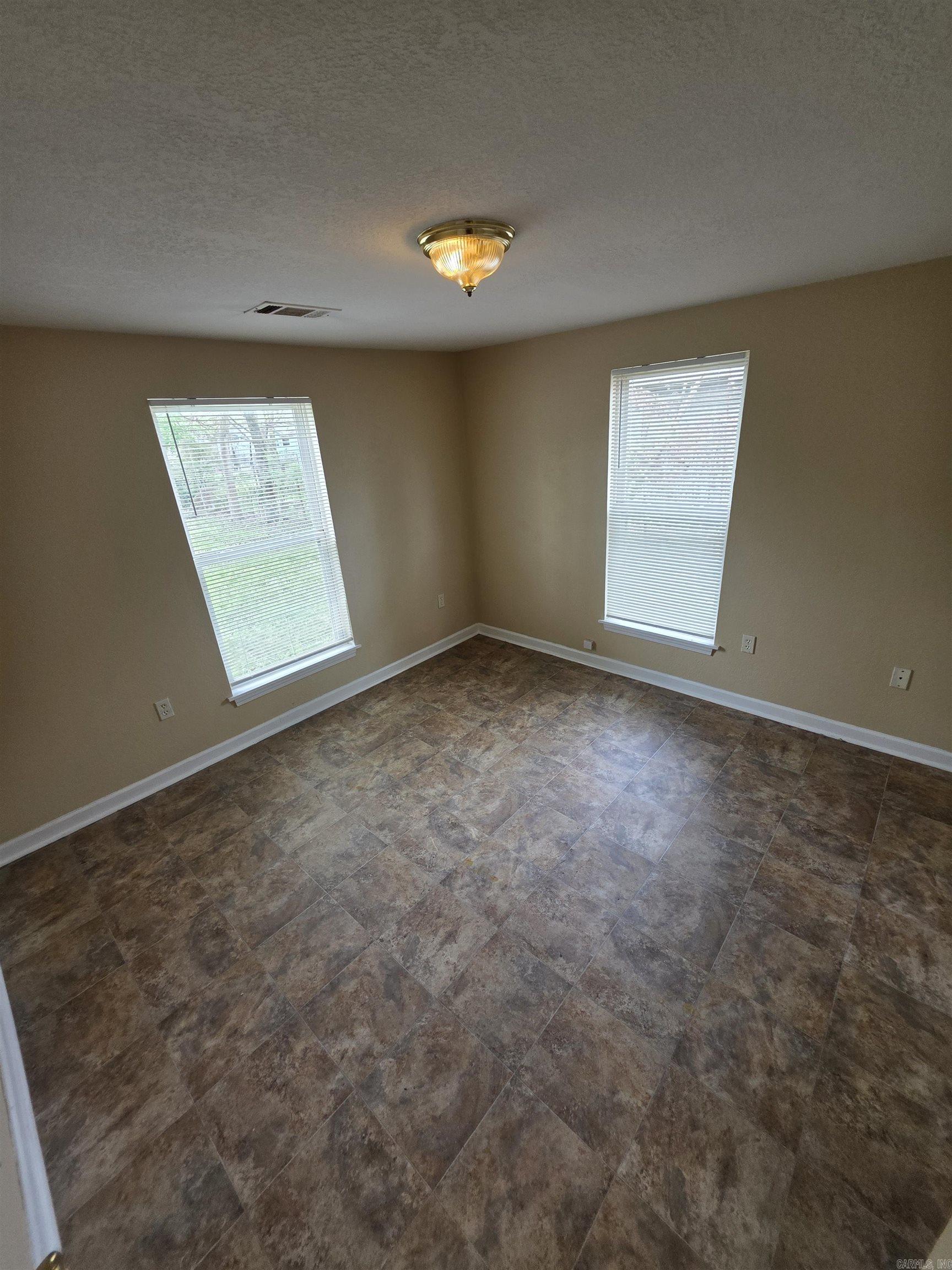 804 W 37th Street Property Photo 10