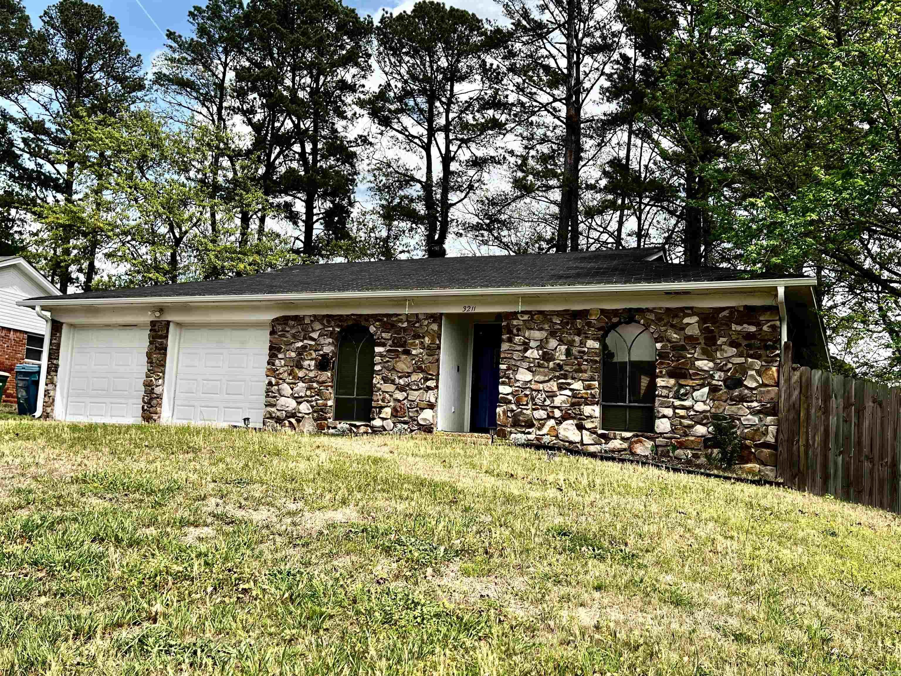 3211 Dartmouth Court Property Photo 2