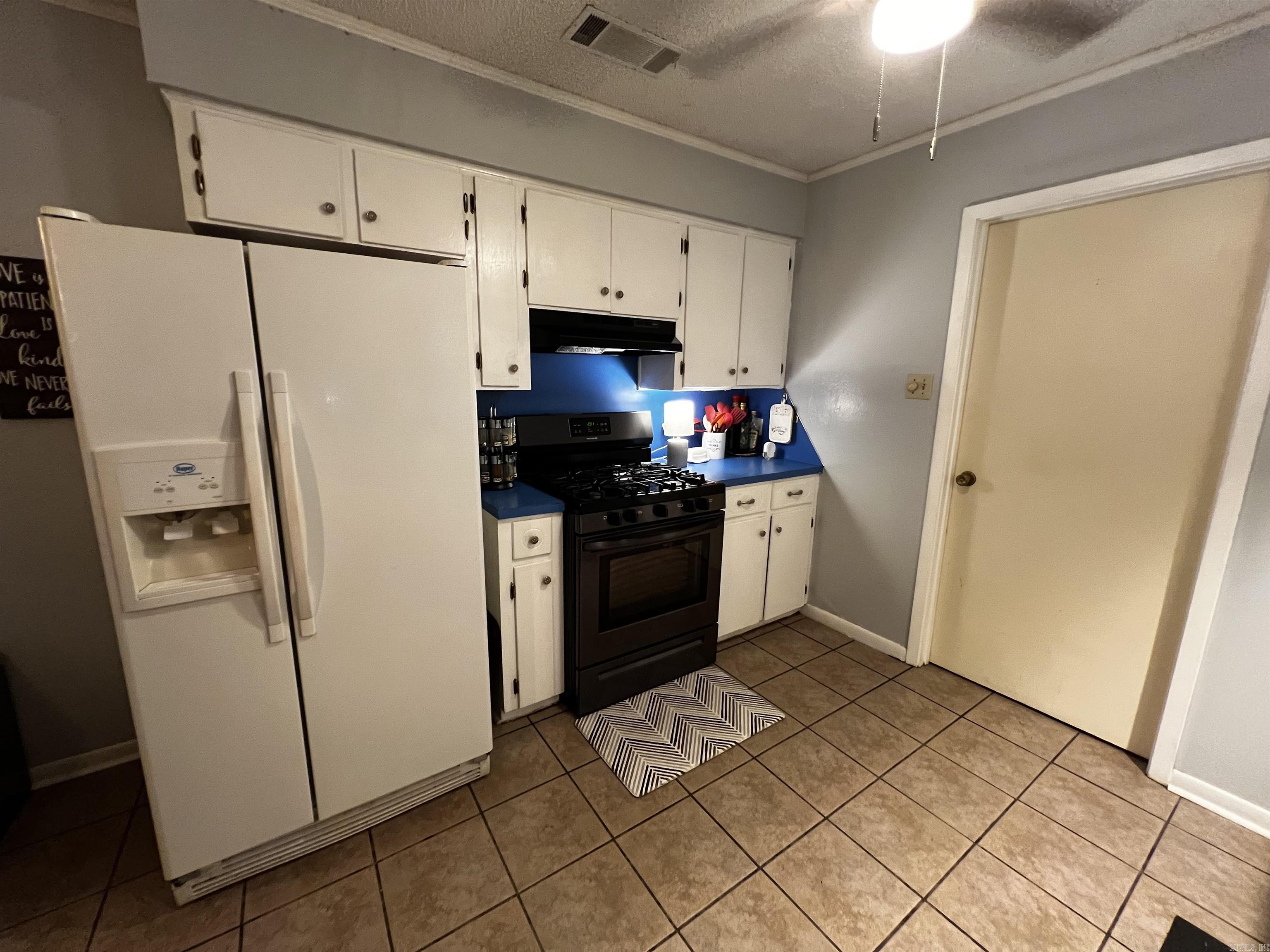 3211 Dartmouth Court Property Photo 25