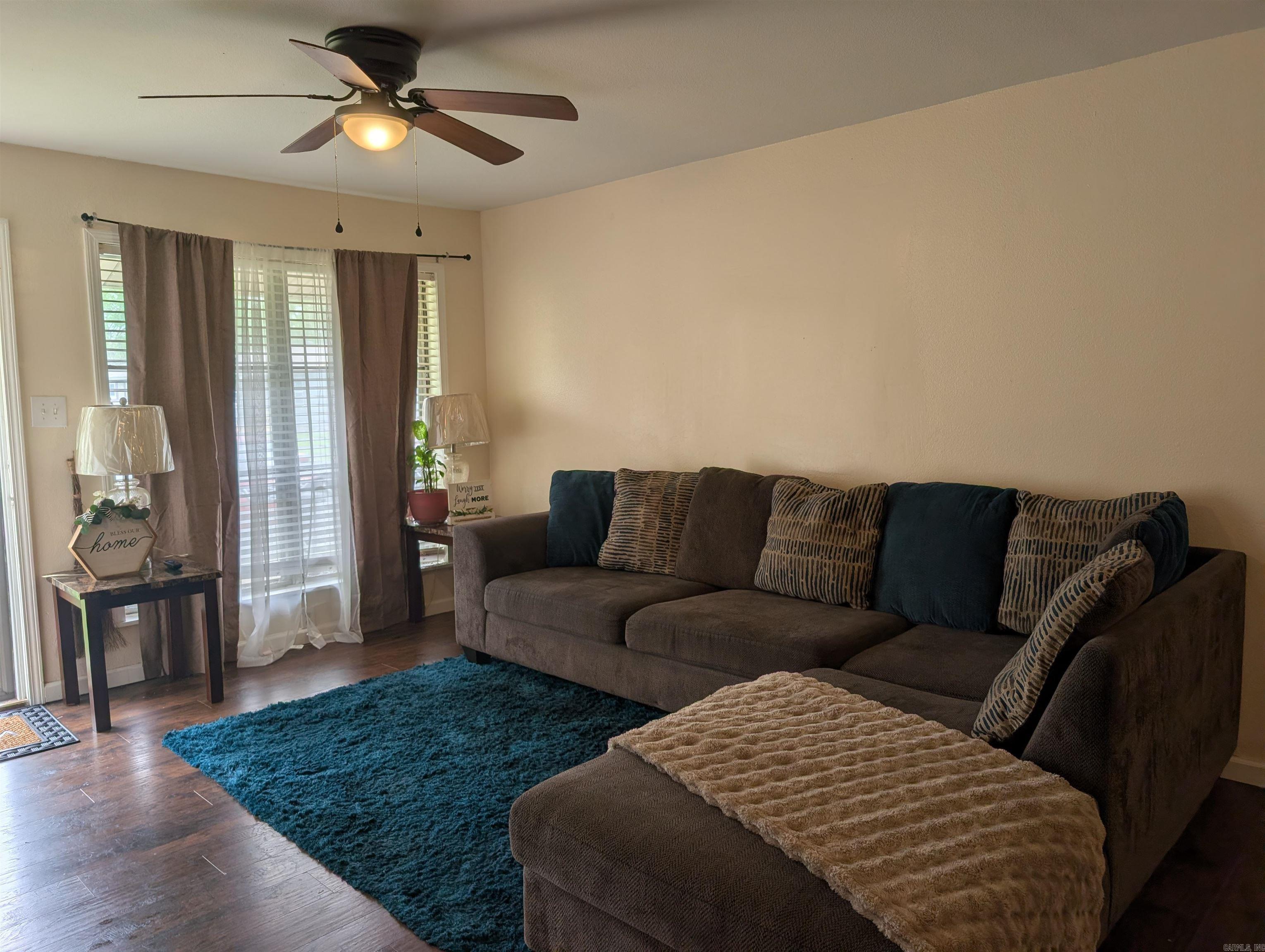 2906 Richland Drive Property Photo 4