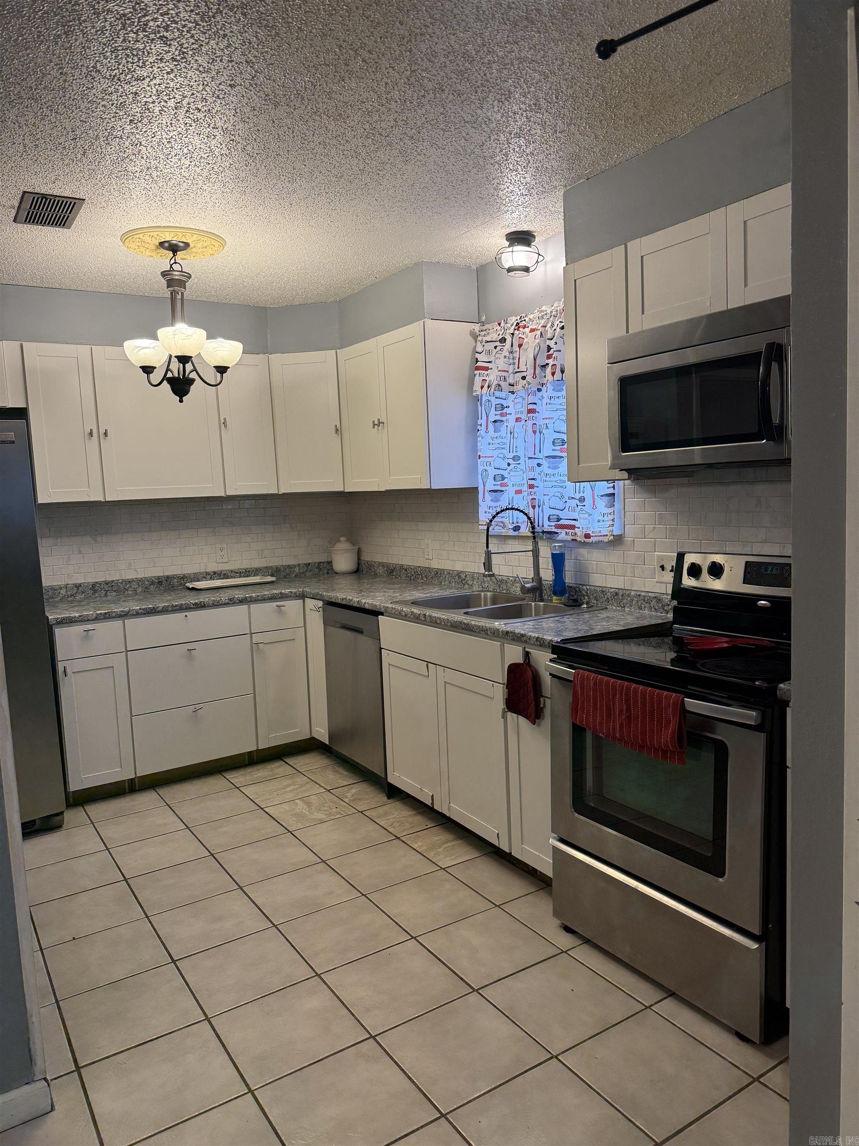 6302 Granada Trail Property Photo 11
