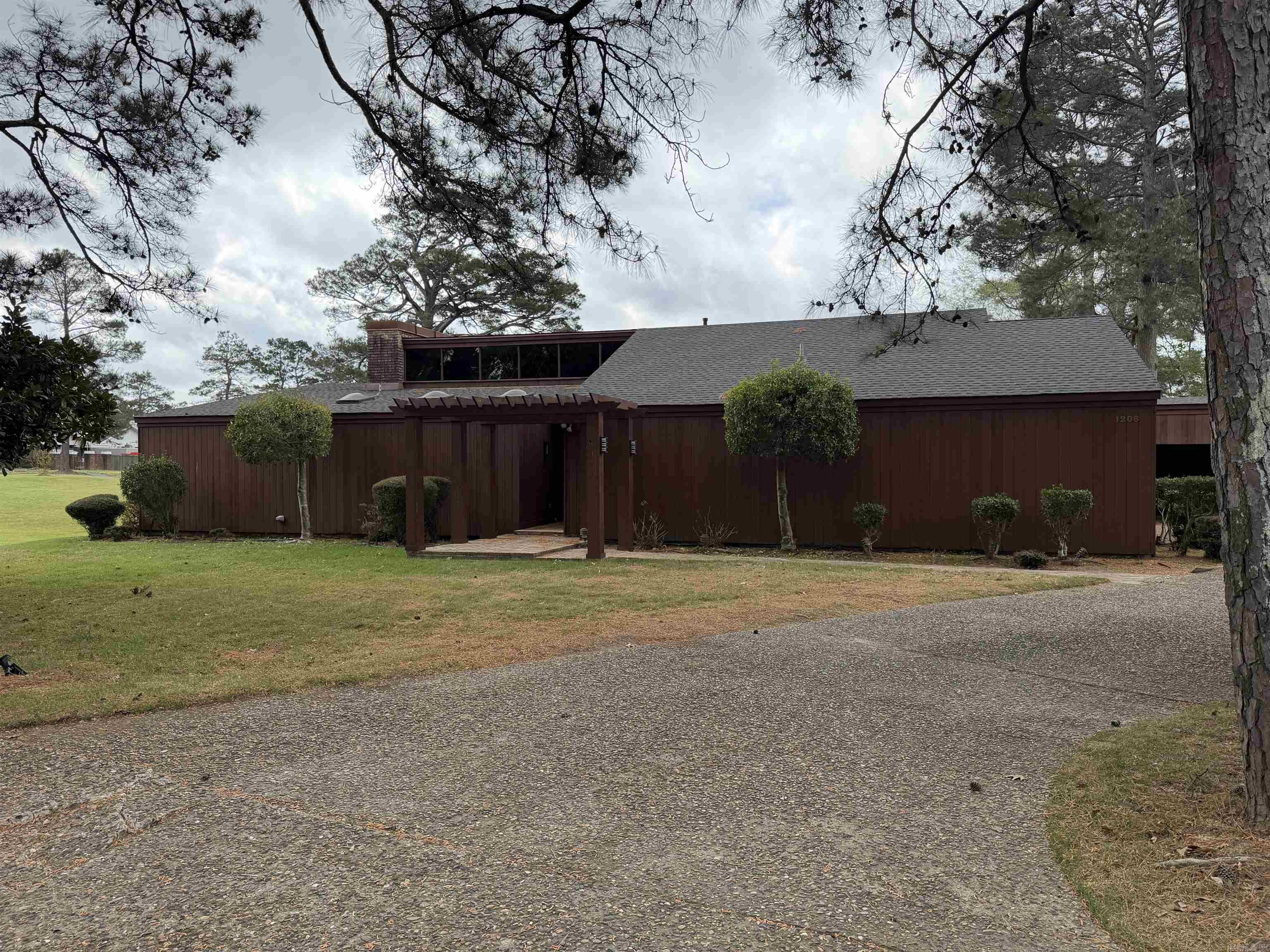 1206 W 46th Property Photo 5