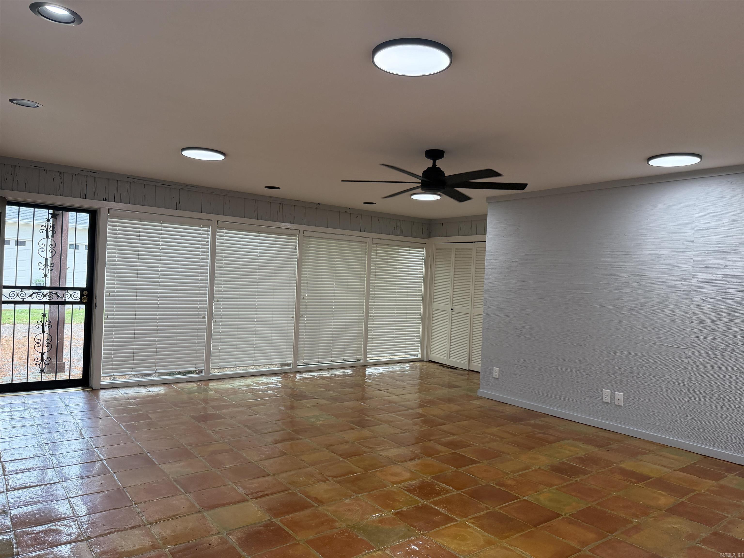 1206 W 46th Property Photo 39