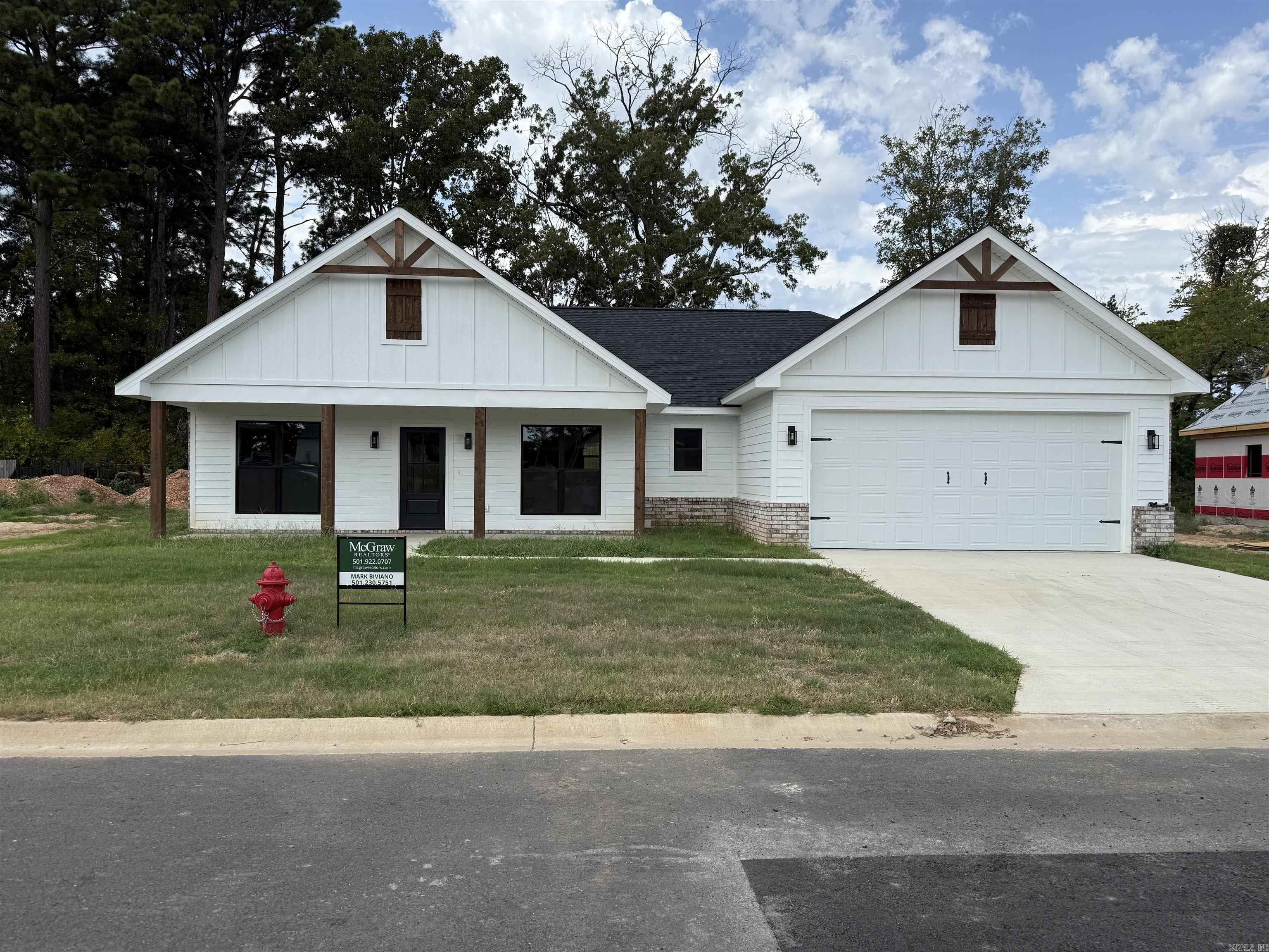 118 Riverstone Loop Property Photo 1