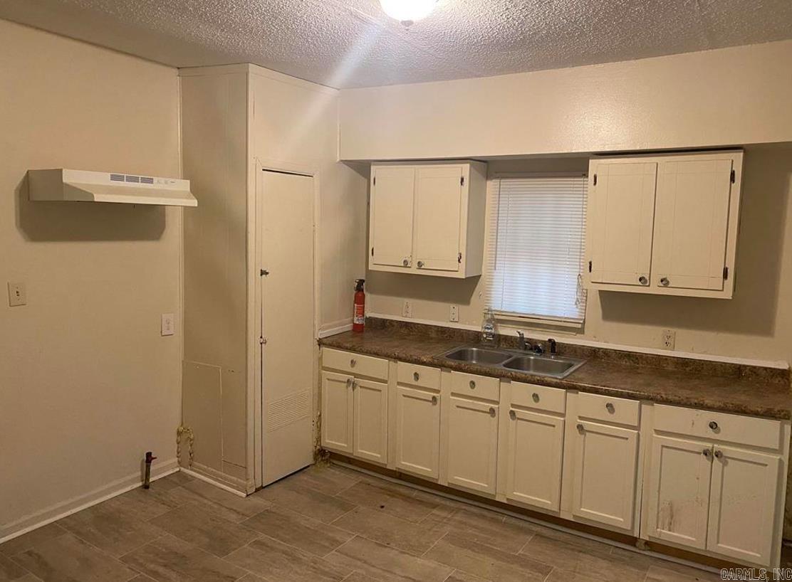 1519 S Tennessee Property Photo 3