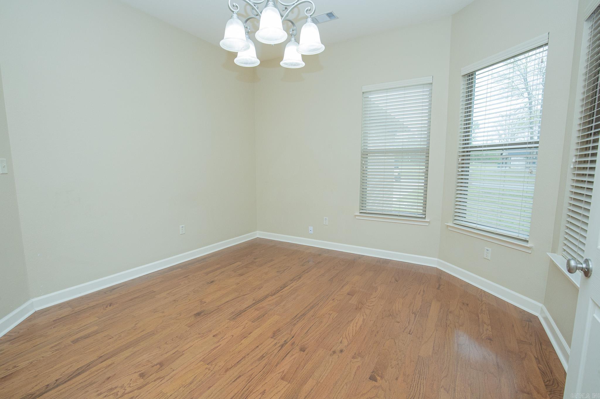 1090 Whispering Oak Property Photo 10
