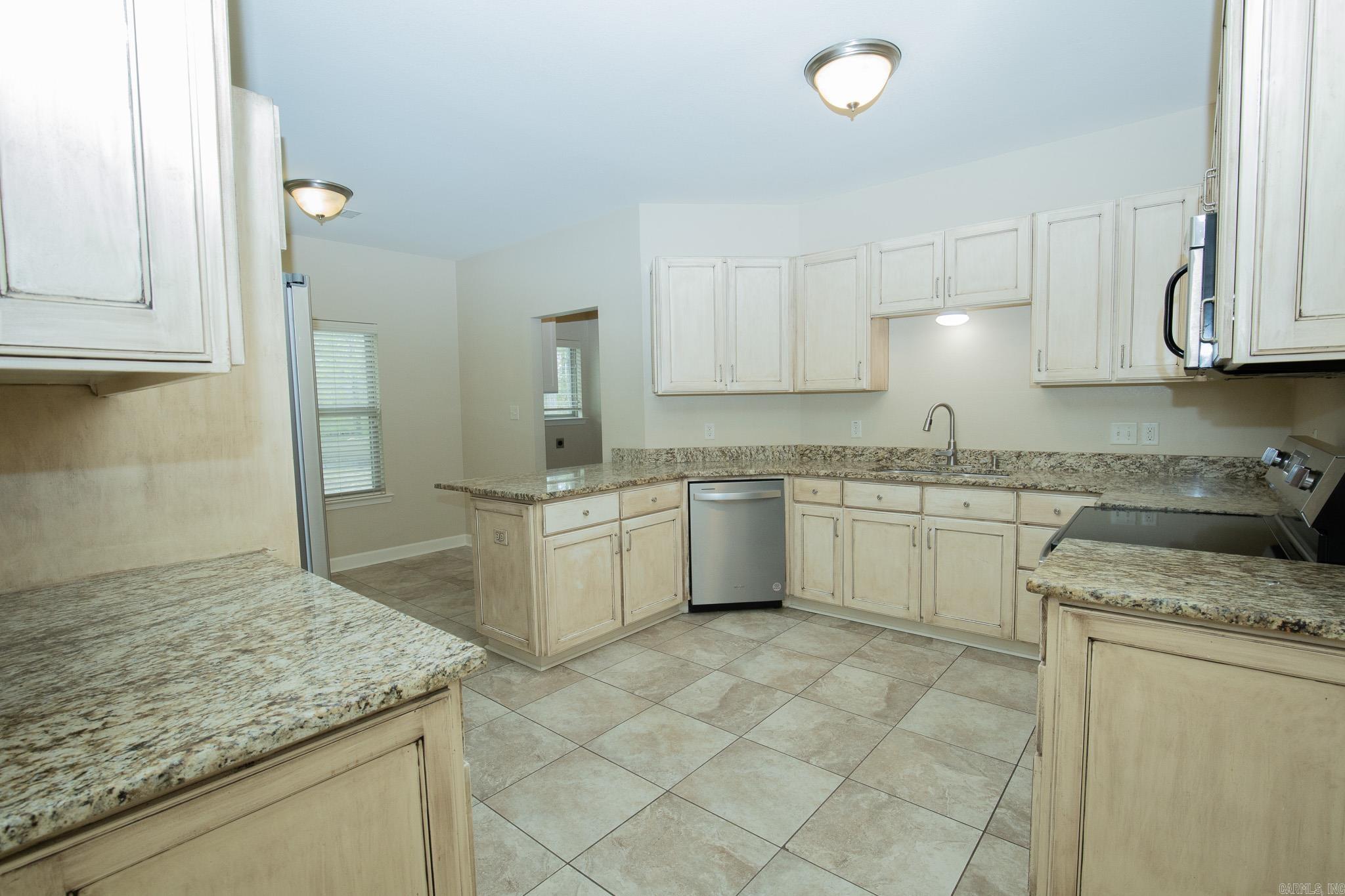 1090 Whispering Oak Property Photo 12