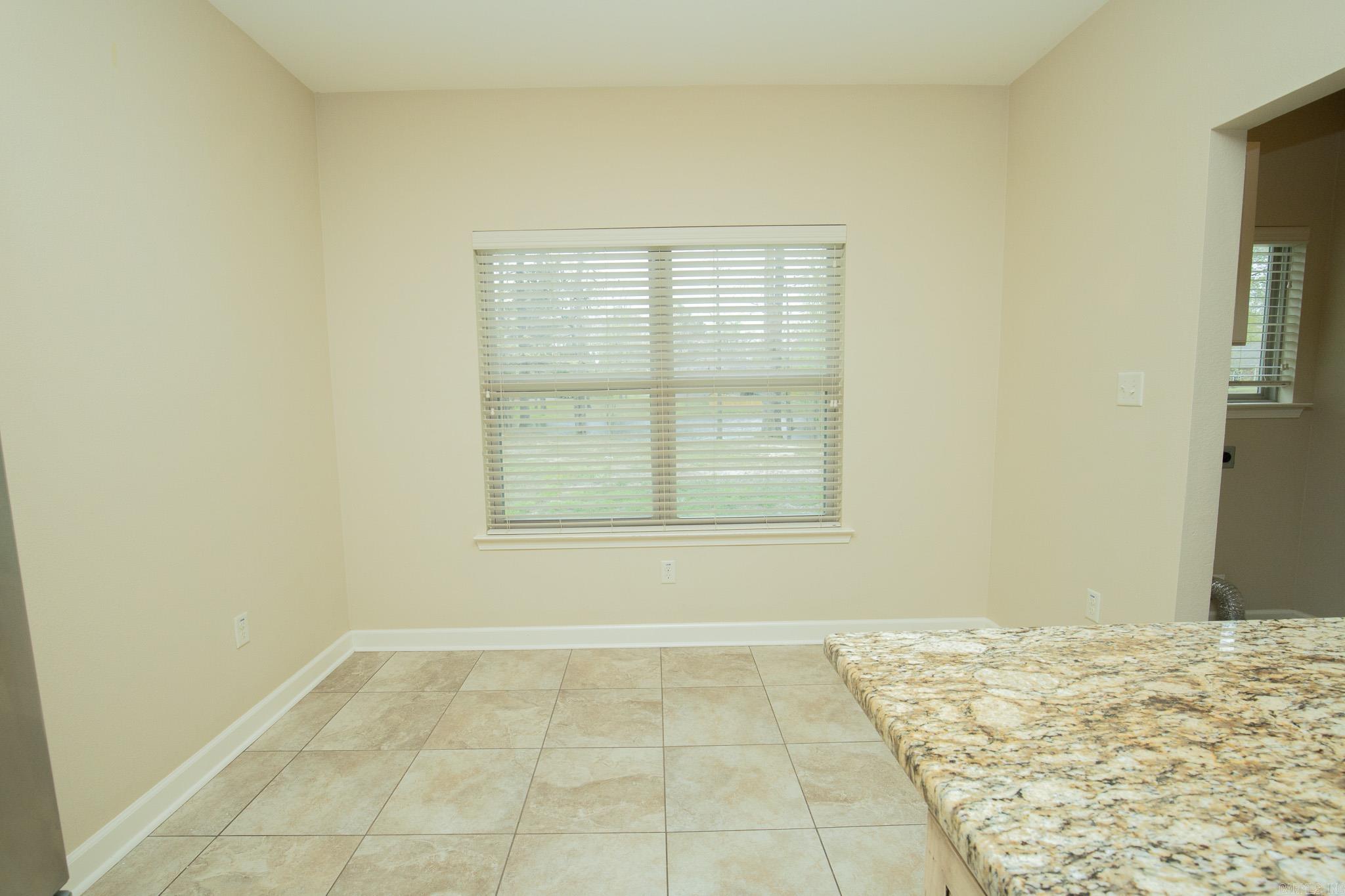 1090 Whispering Oak Property Photo 15