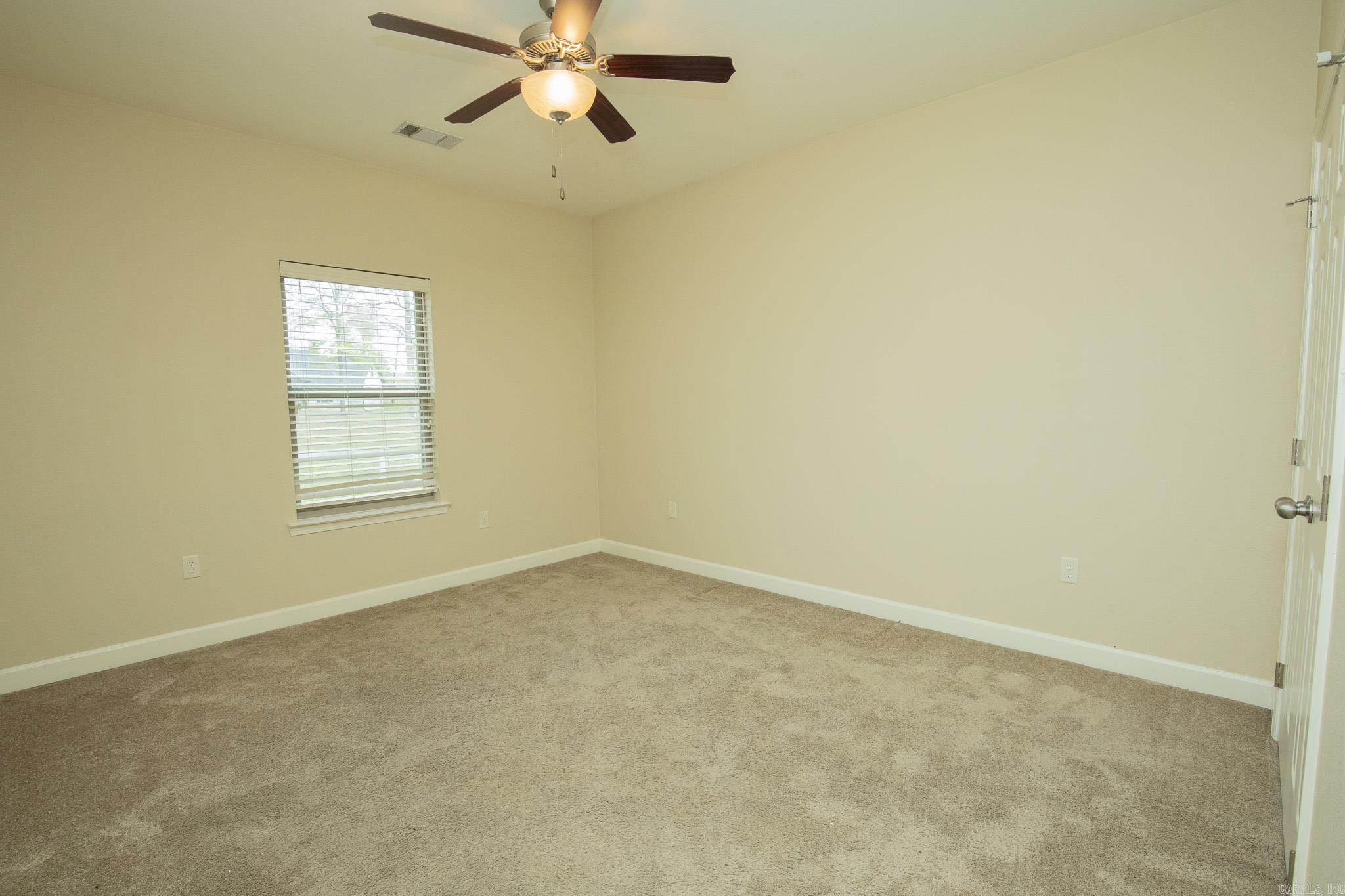 1090 Whispering Oak Property Photo 23