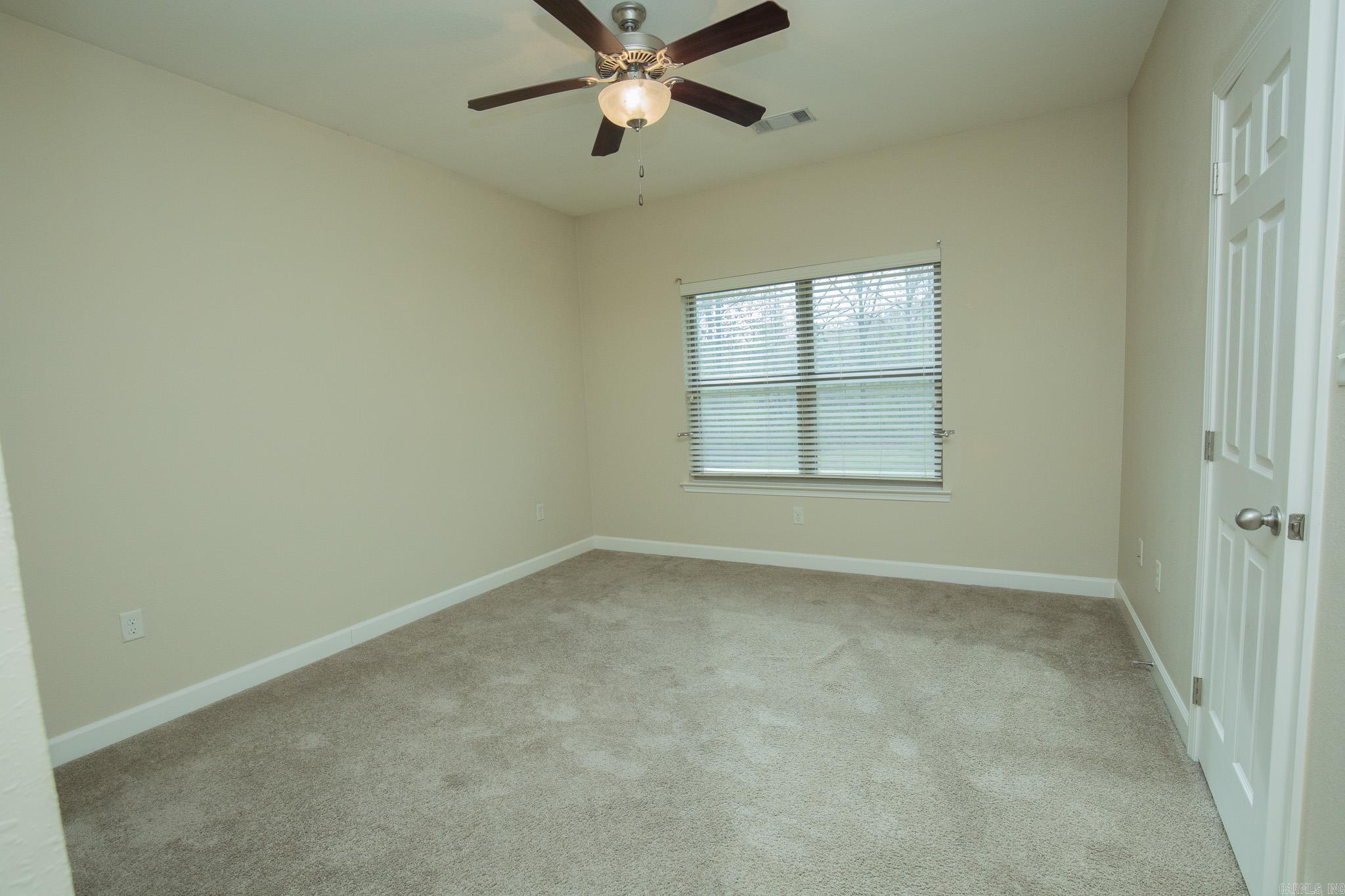 1090 Whispering Oak Property Photo 27