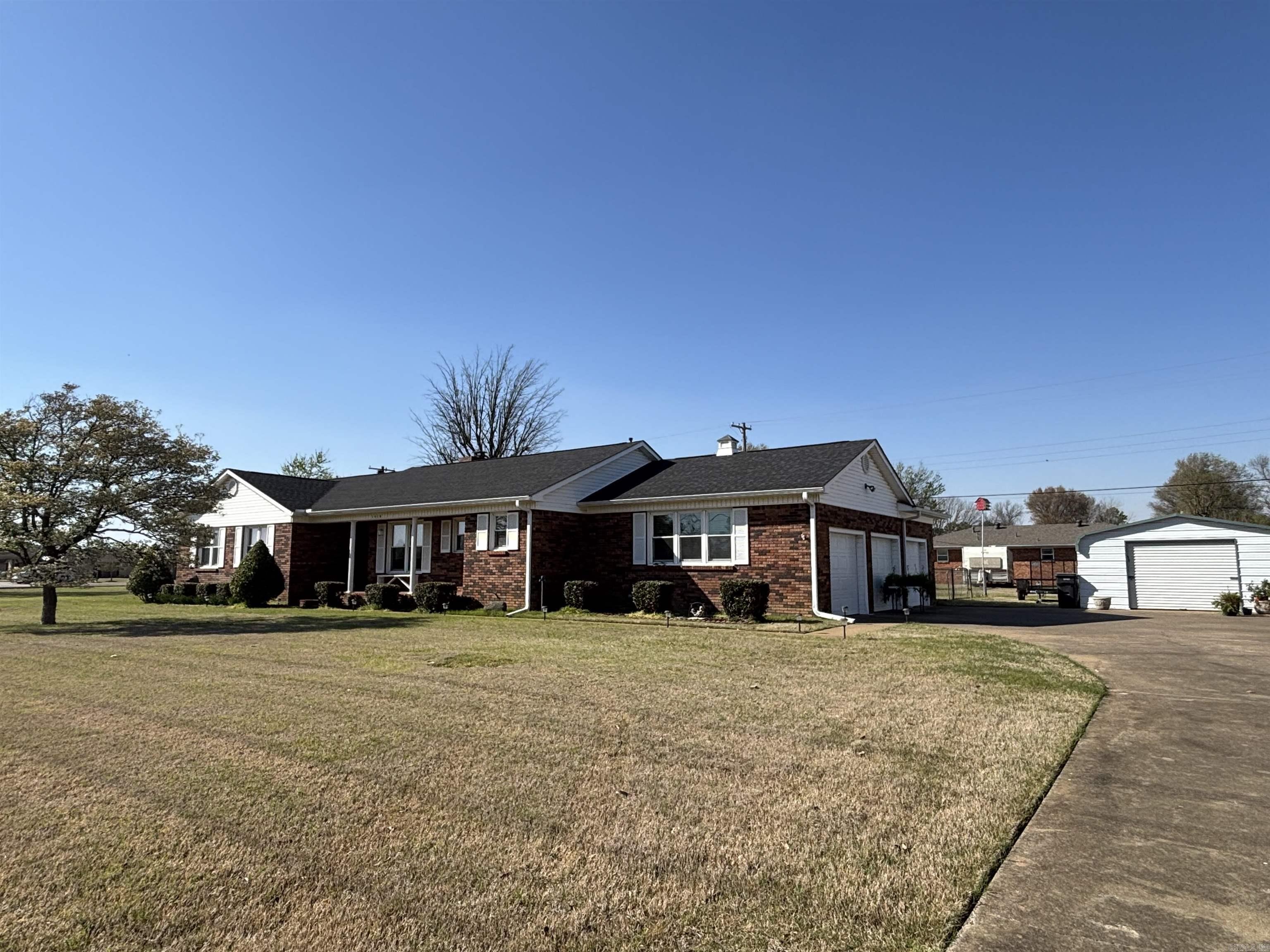 1410 W Main Property Photo 2