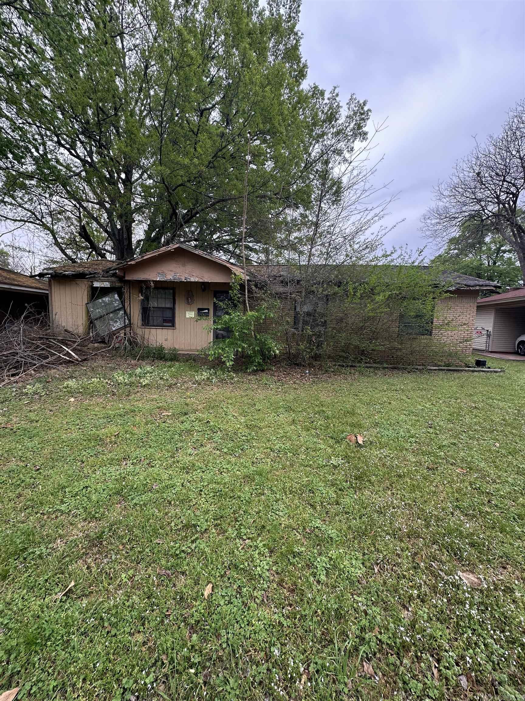 900 Barrow Drive Property Photo 1