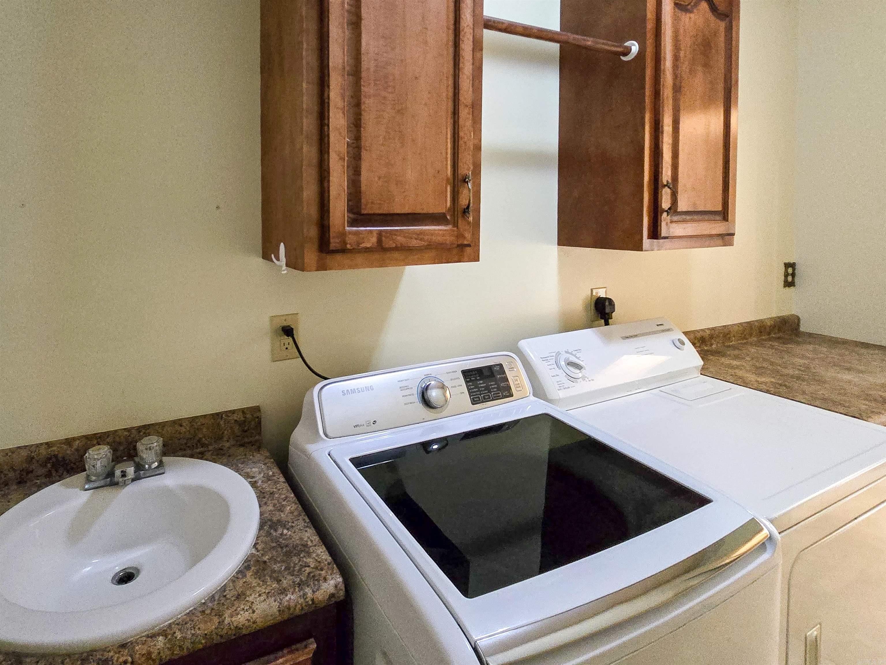 1920 Alex Drive Property Photo 17