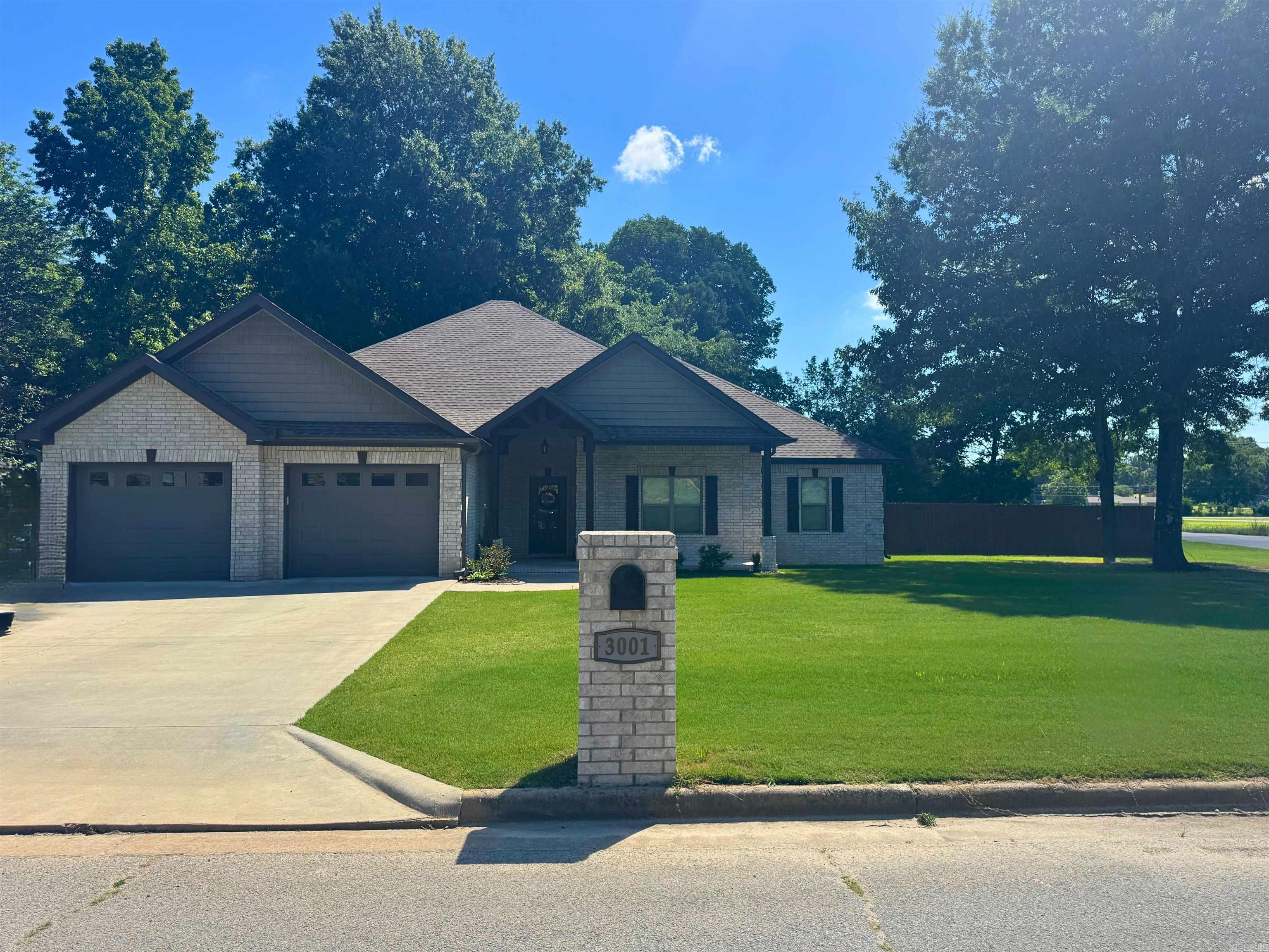3001 Norman Rockwell Property Photo 1