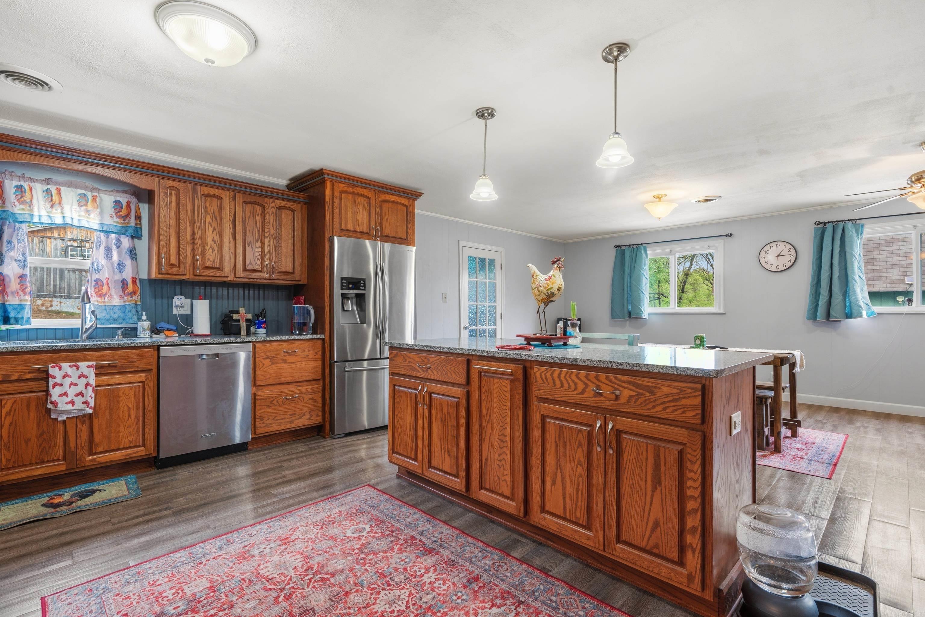 429 Ridgeway Street Property Photo 4