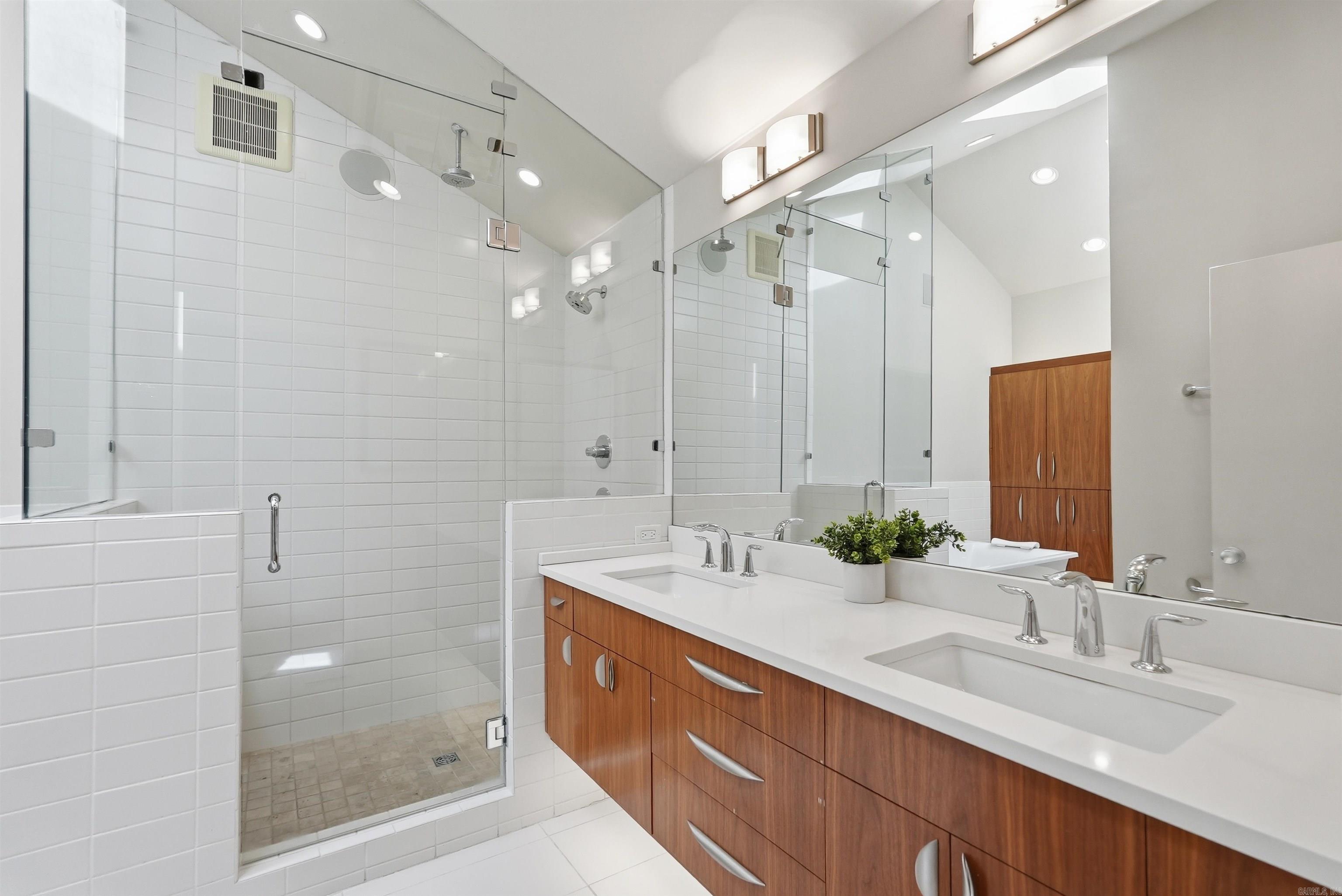 2 Glenridge Road Property Photo 24