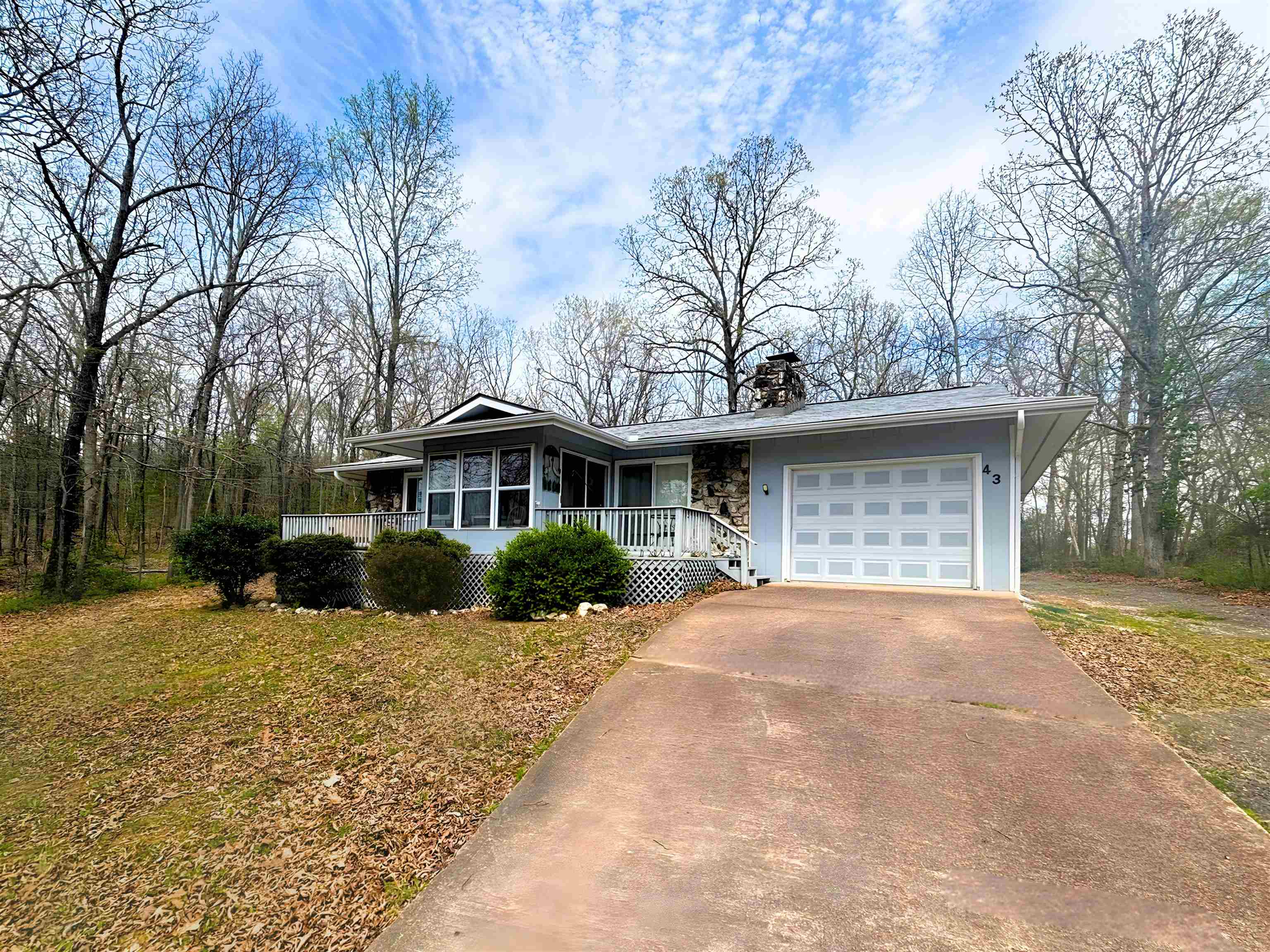 43 Winnebago Drive Property Photo 2