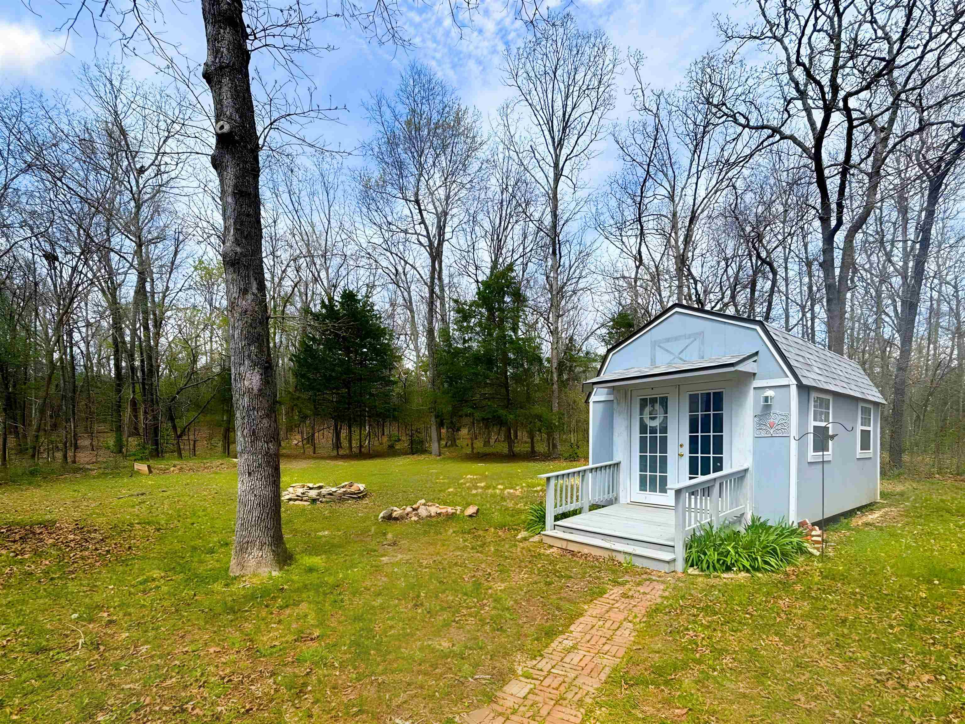 43 Winnebago Drive Property Photo 3