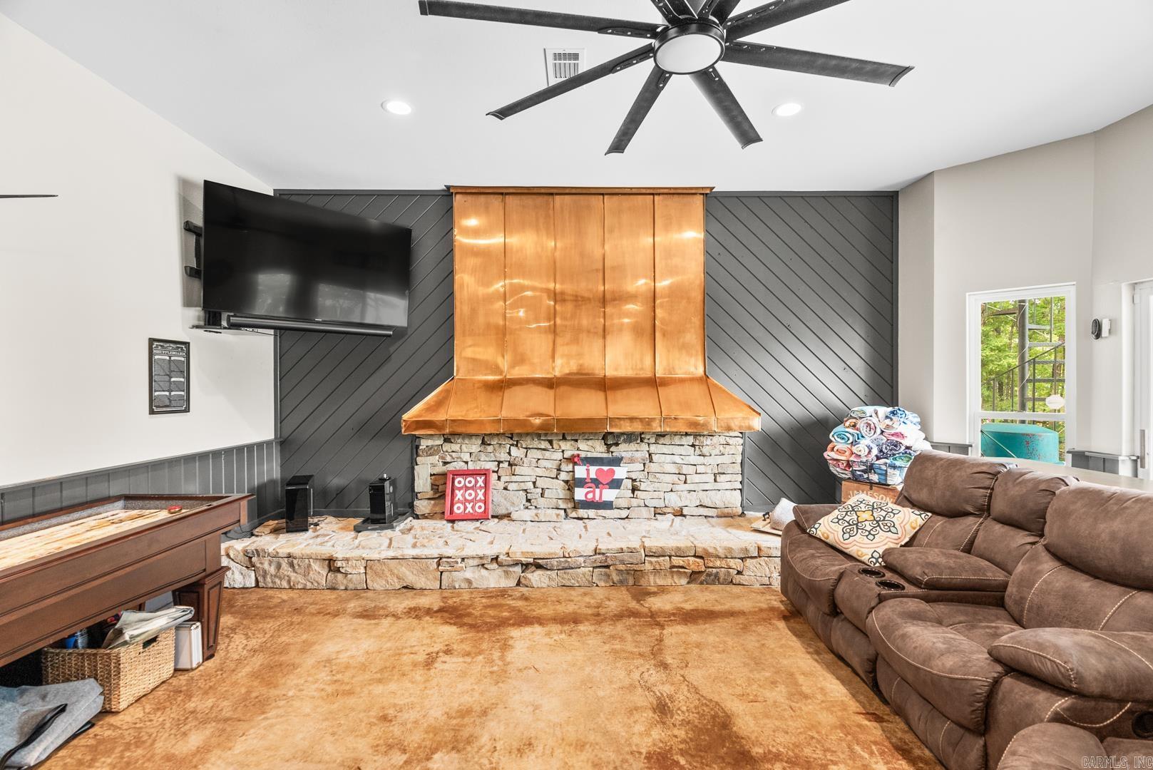 1101 Lakefront Road Property Photo 39