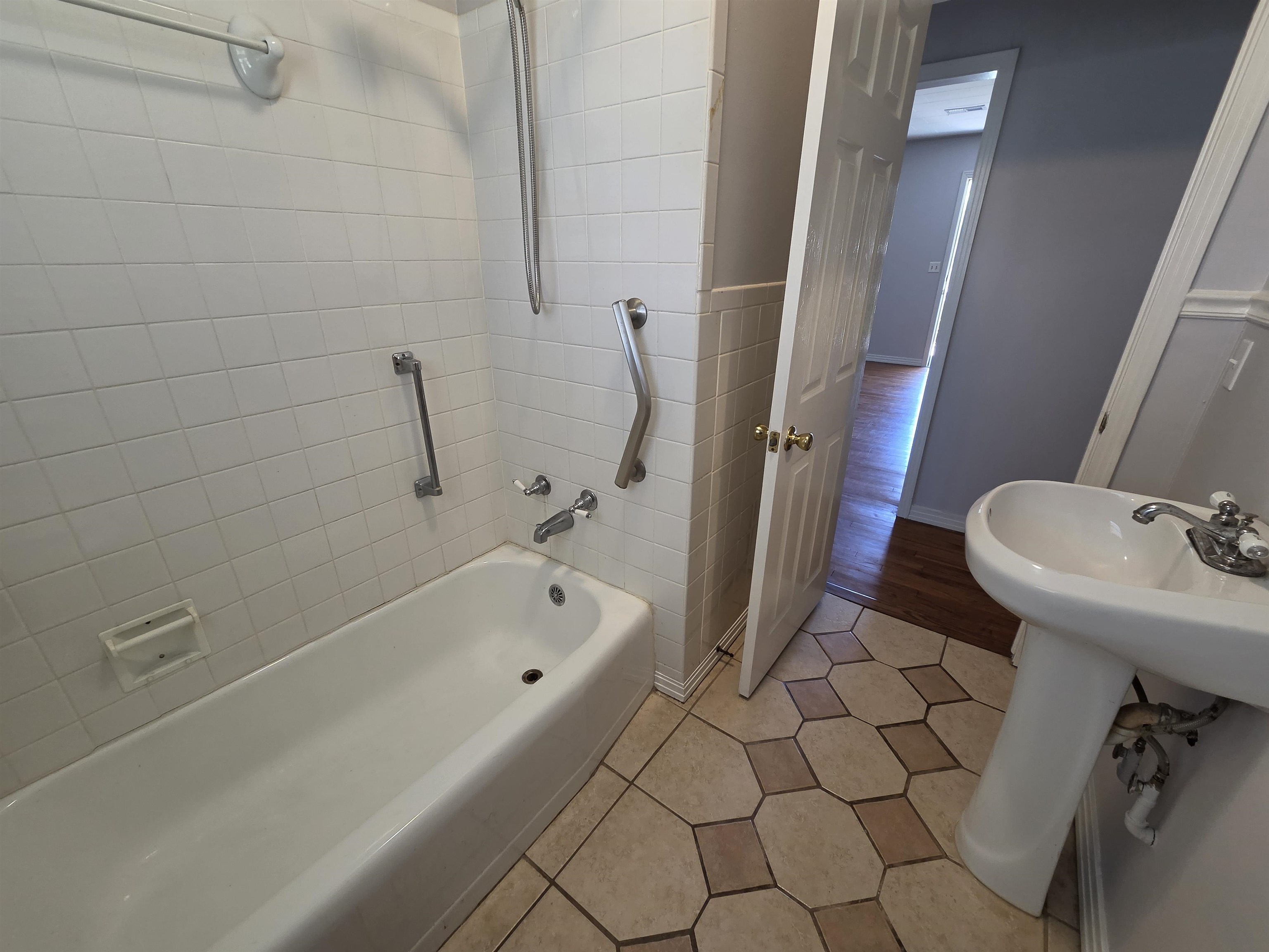 32 E Main Street Property Photo 19