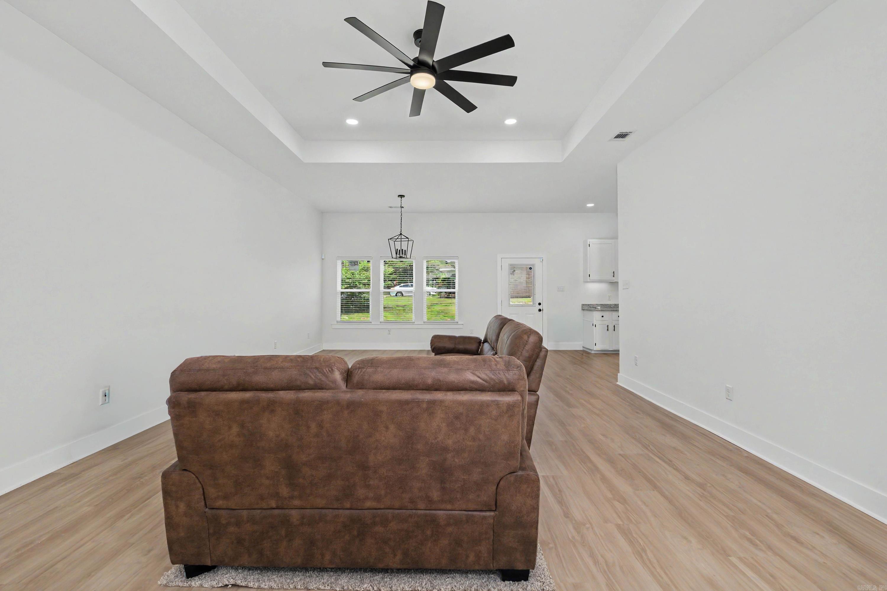 101 Montana Avenue Property Photo 4