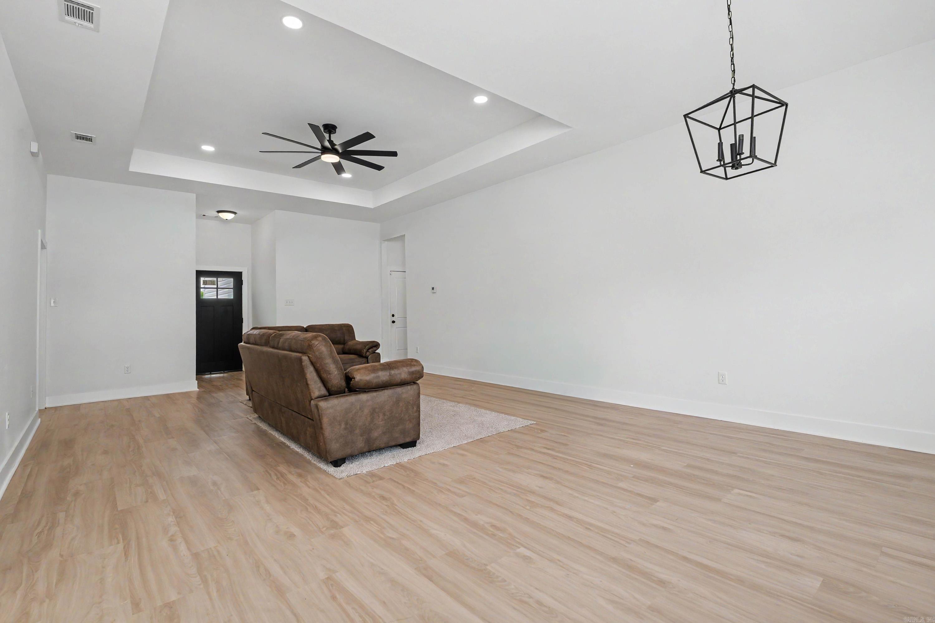 101 Montana Avenue Property Photo 6