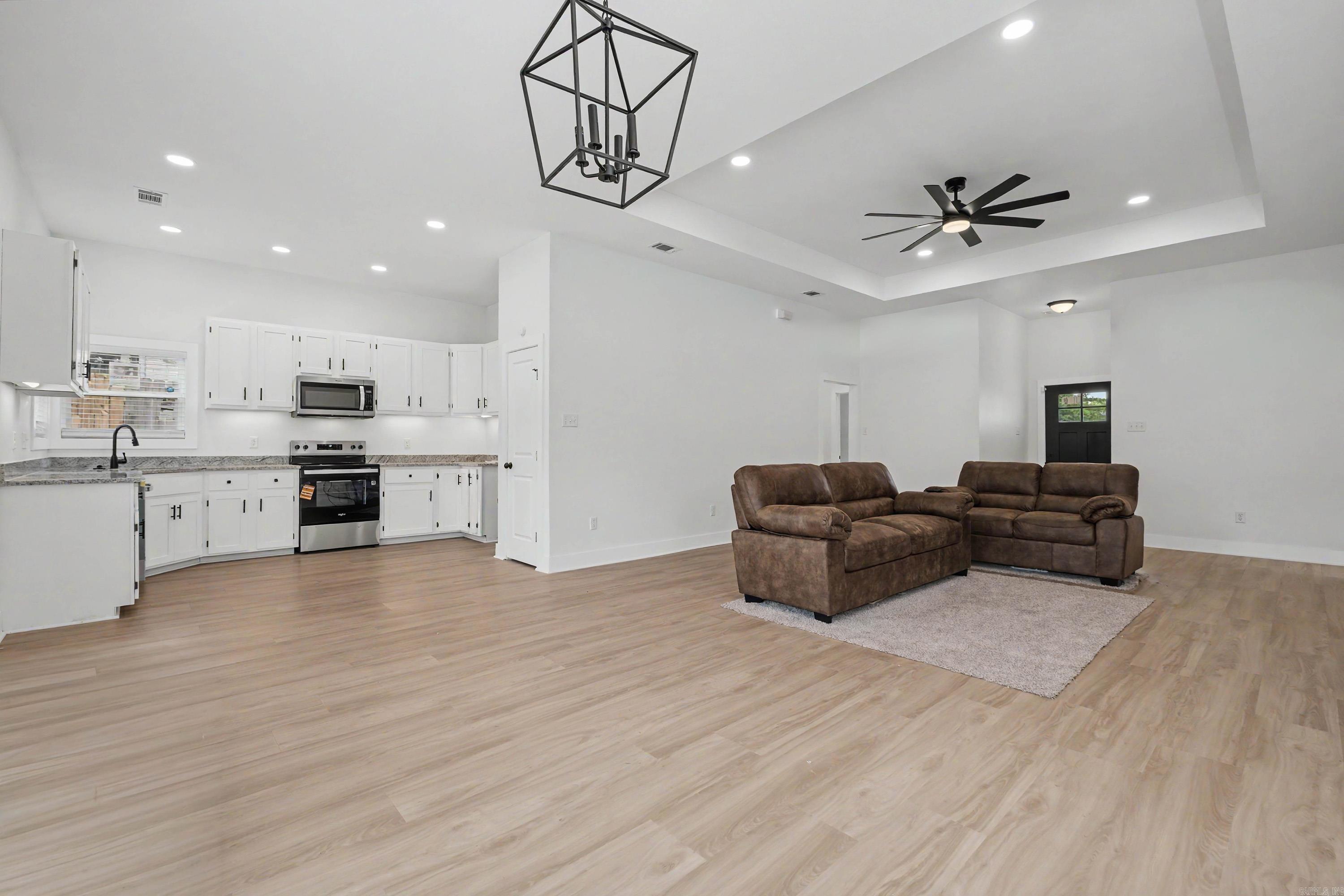 101 Montana Avenue Property Photo 8
