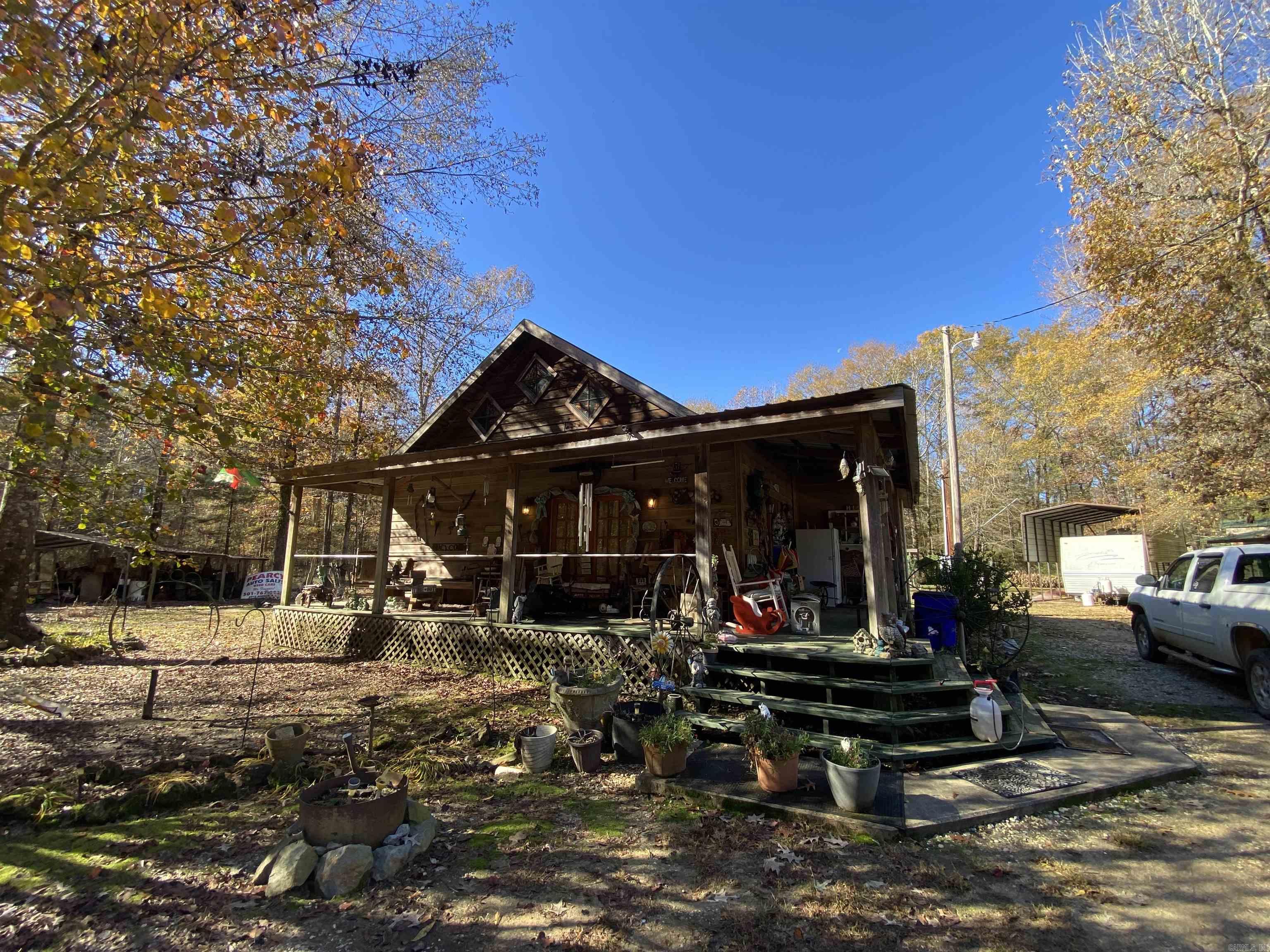 136 La Hideaway Property Photo 1