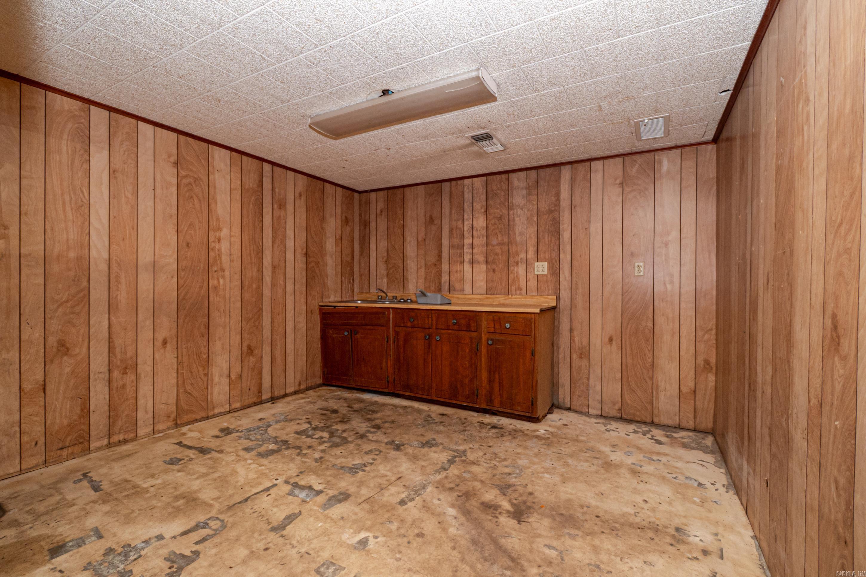 709 N Myrtle St Property Photo 12