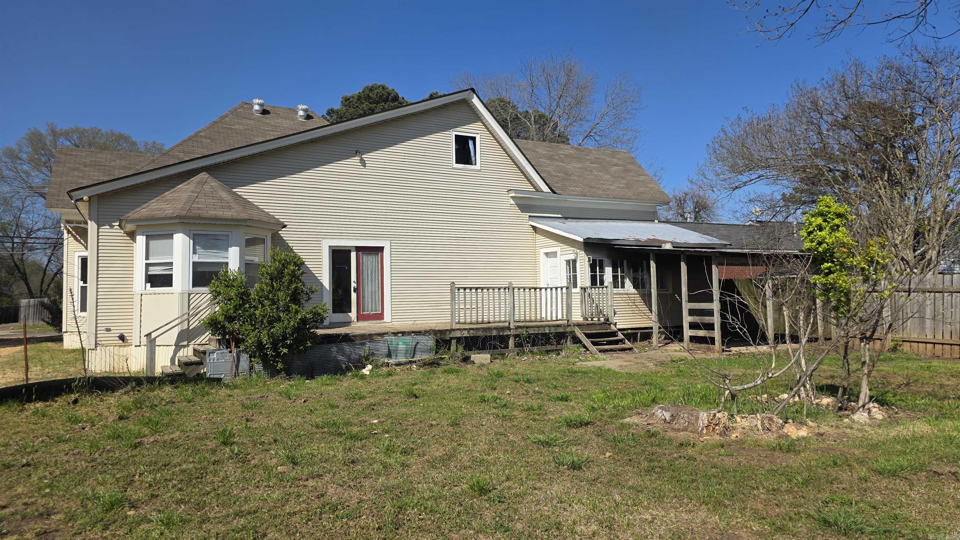 207 W Central Street Property Photo 4
