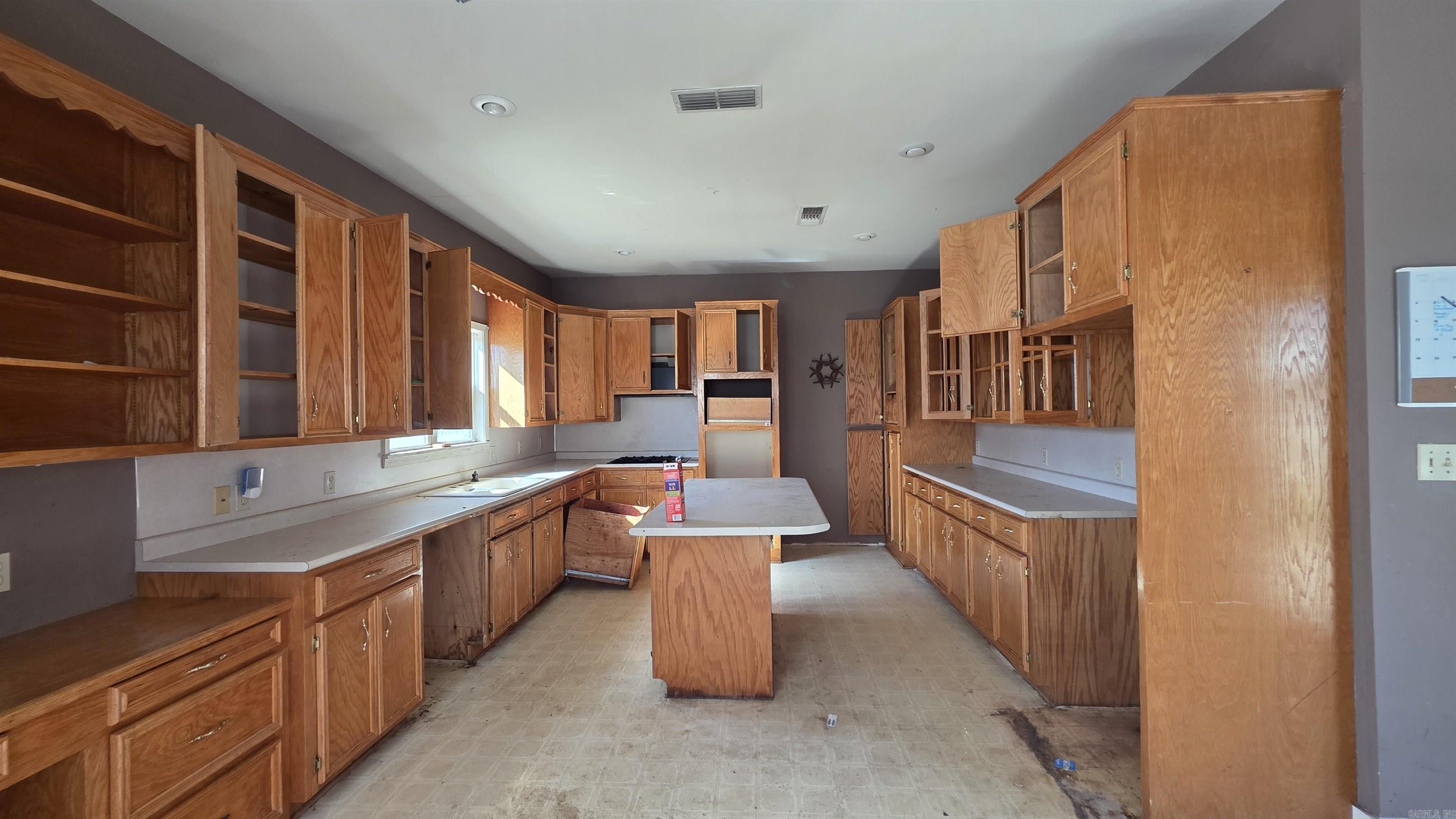 207 W Central Street Property Photo 5