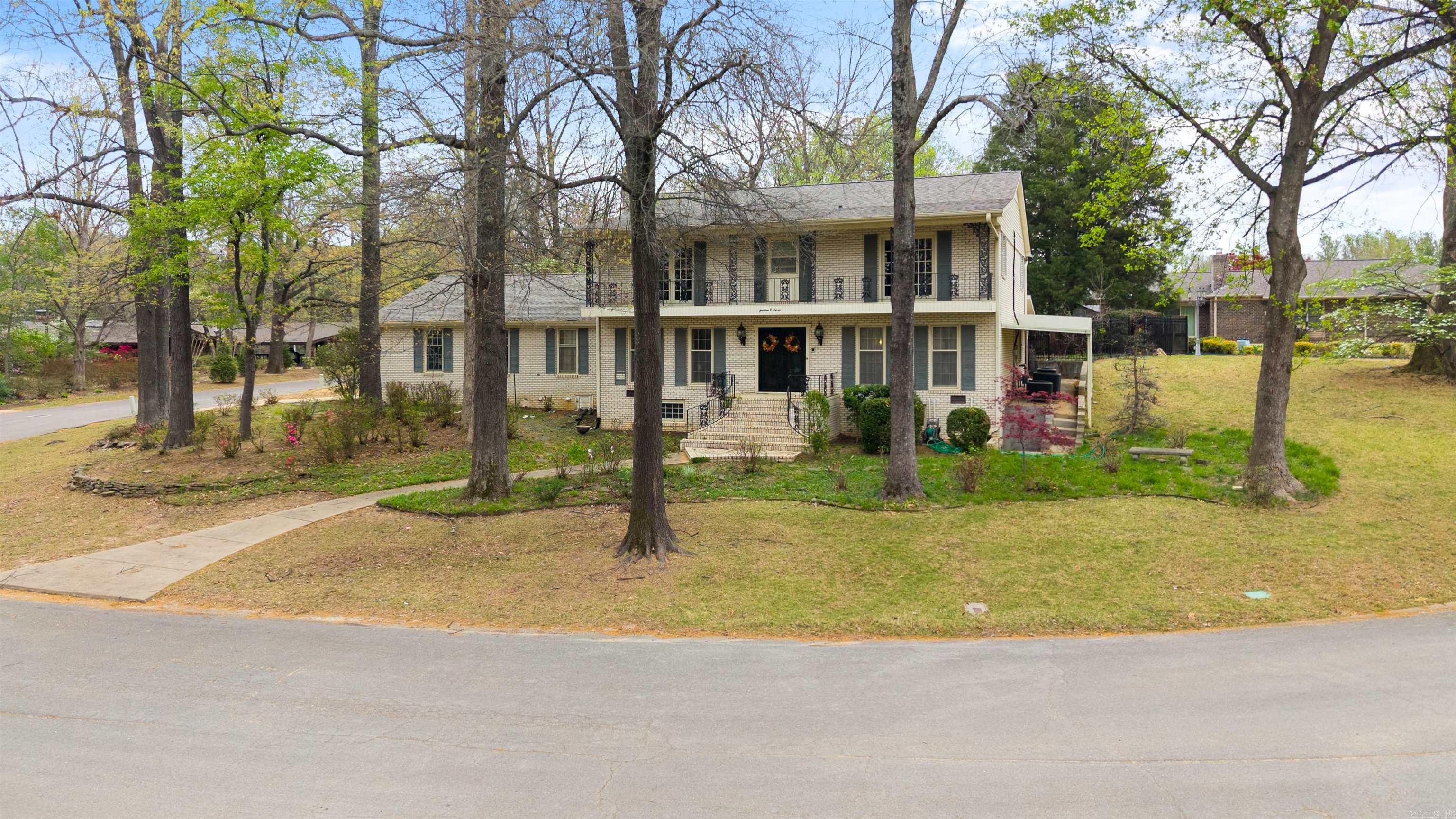 1407 Redbud Property Photo 1