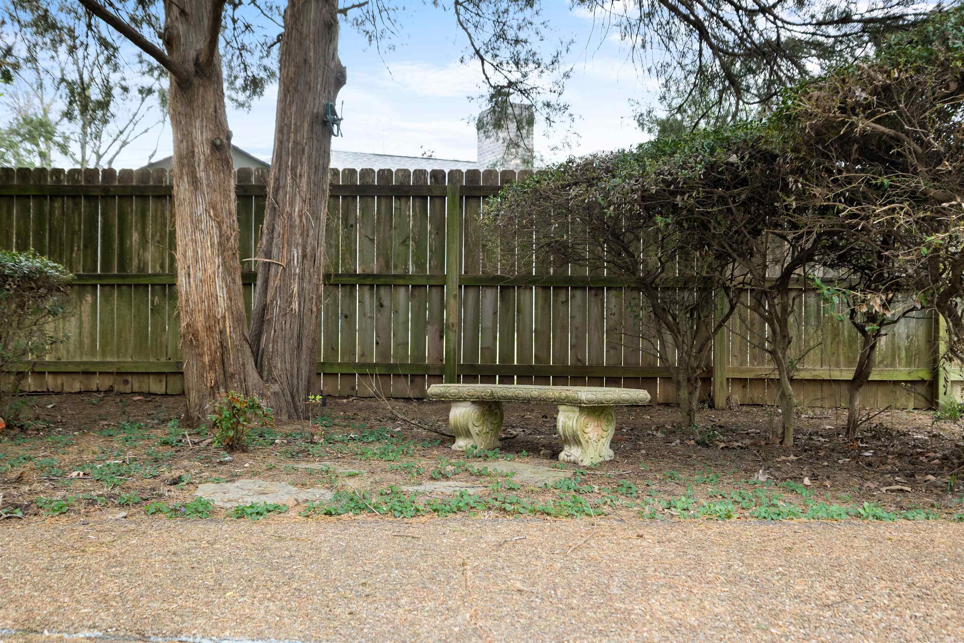1407 Redbud Property Photo 5