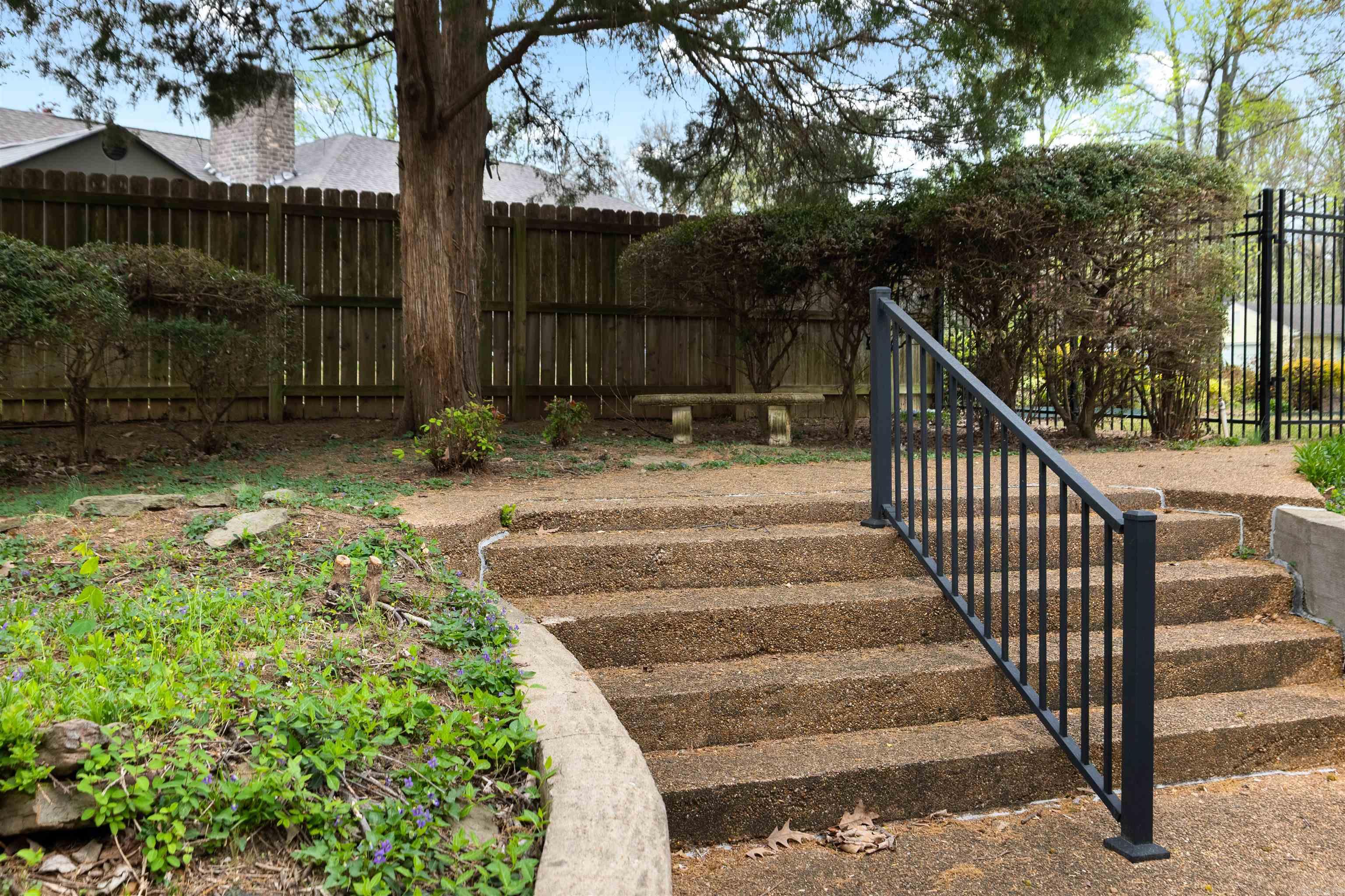 1407 Redbud Property Photo 7
