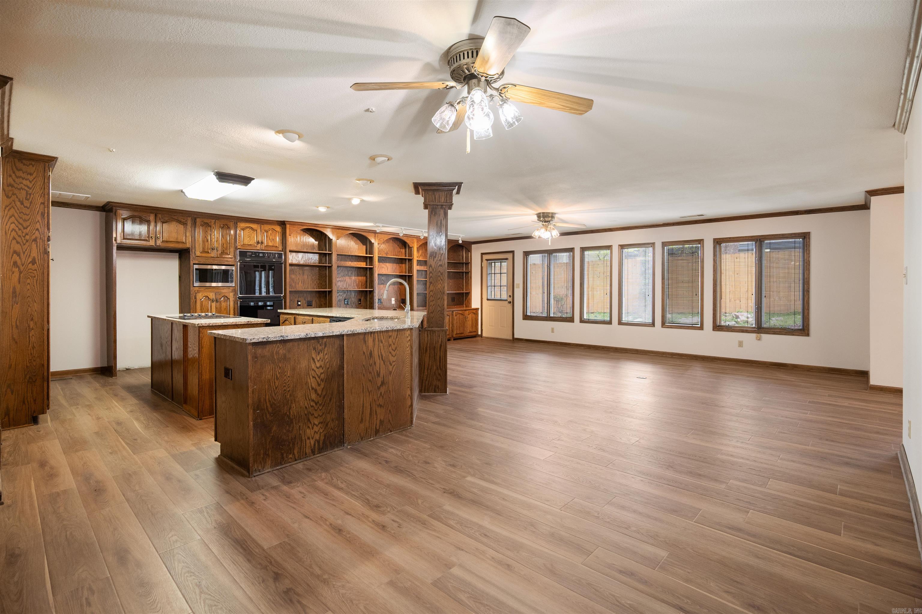 1407 Redbud Property Photo 12