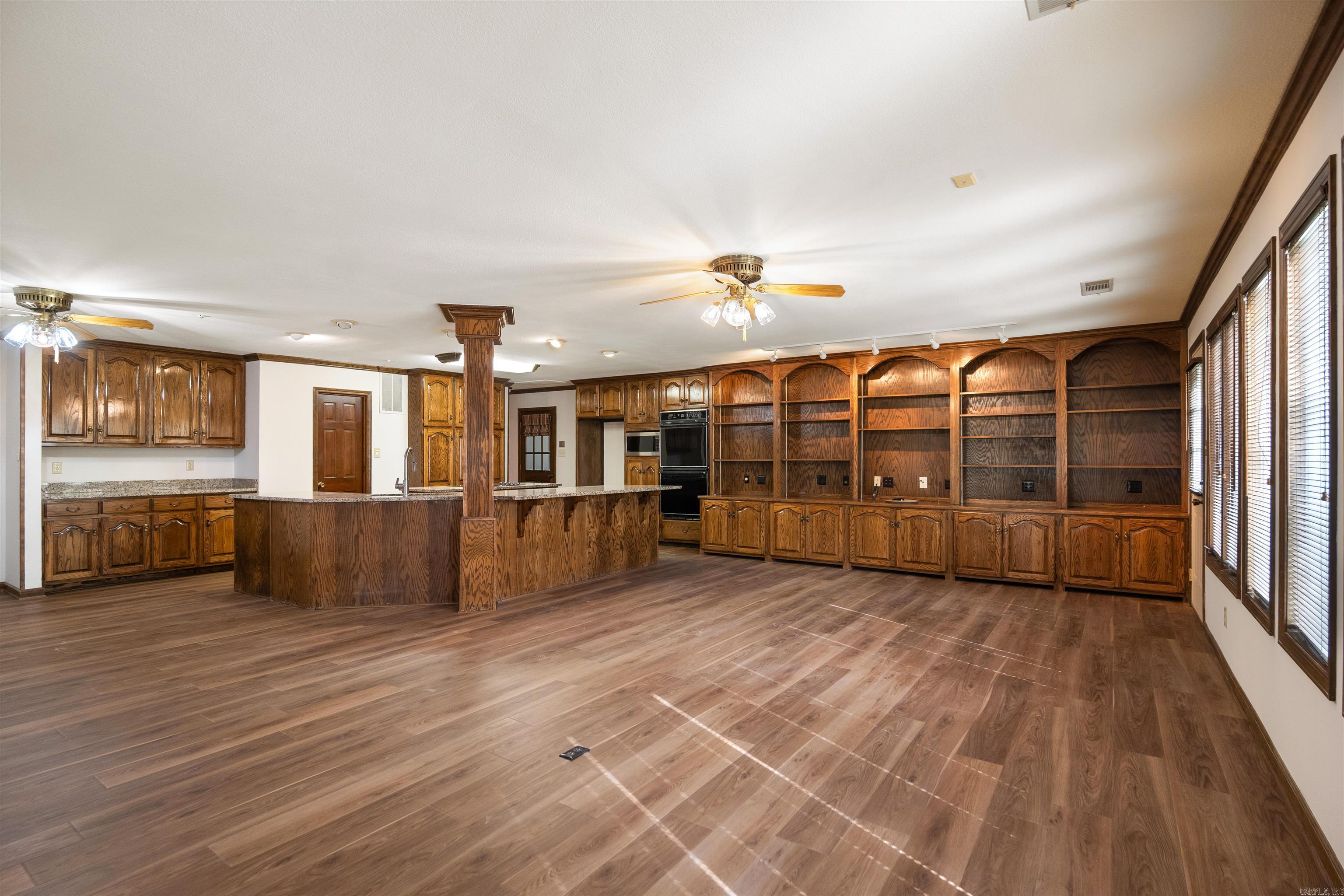 1407 Redbud Property Photo 13