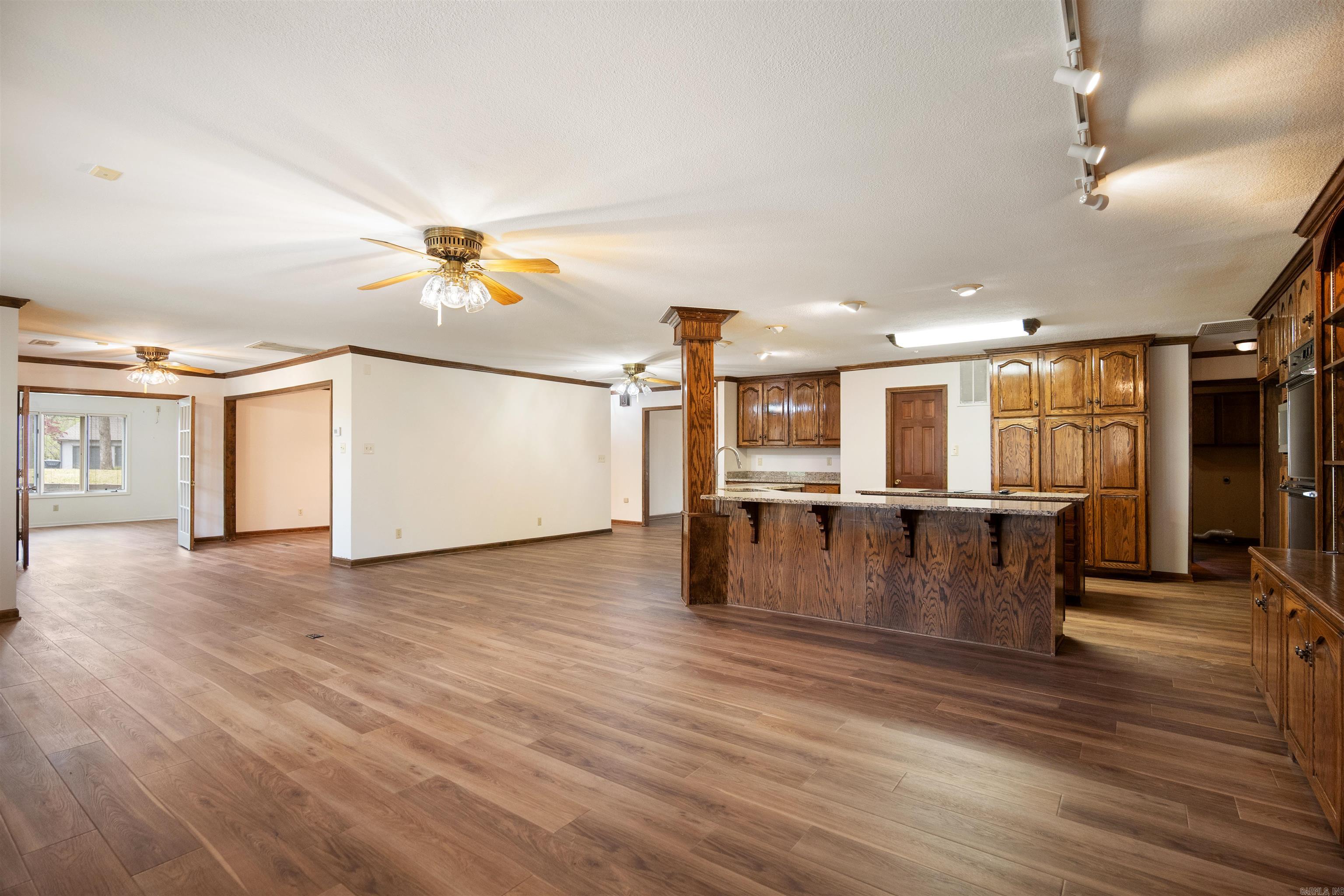 1407 Redbud Property Photo 14