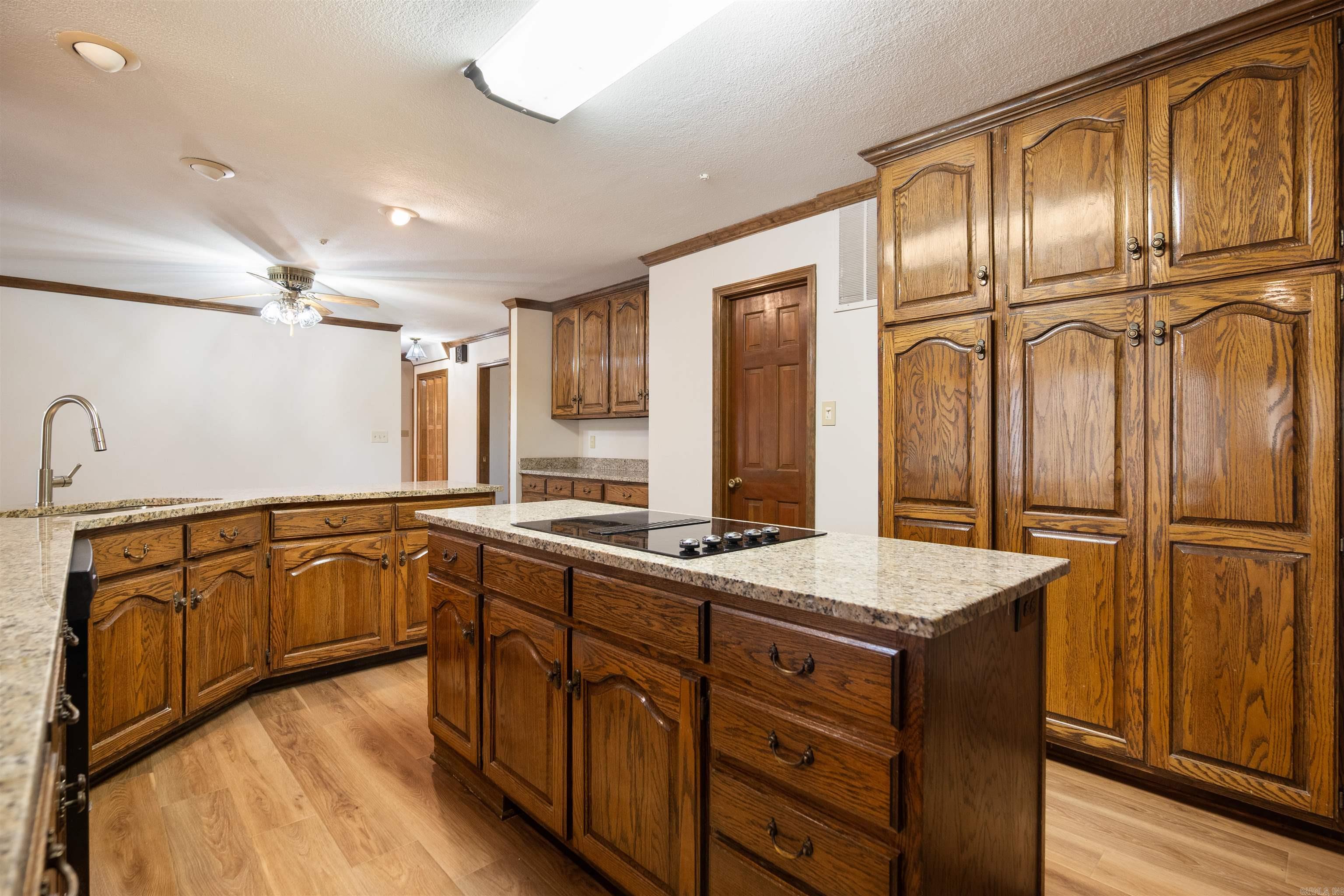 1407 Redbud Property Photo 17