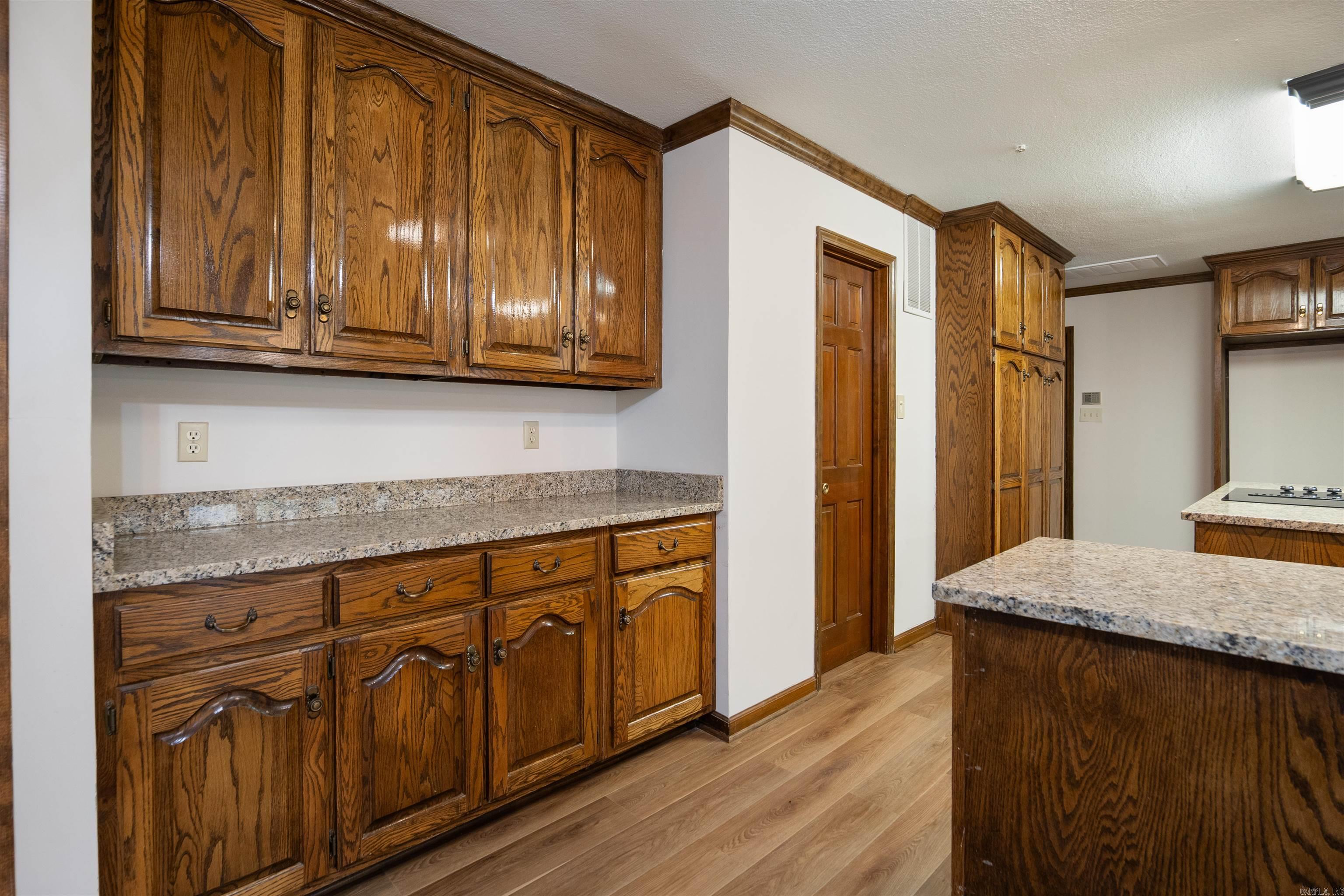 1407 Redbud Property Photo 19