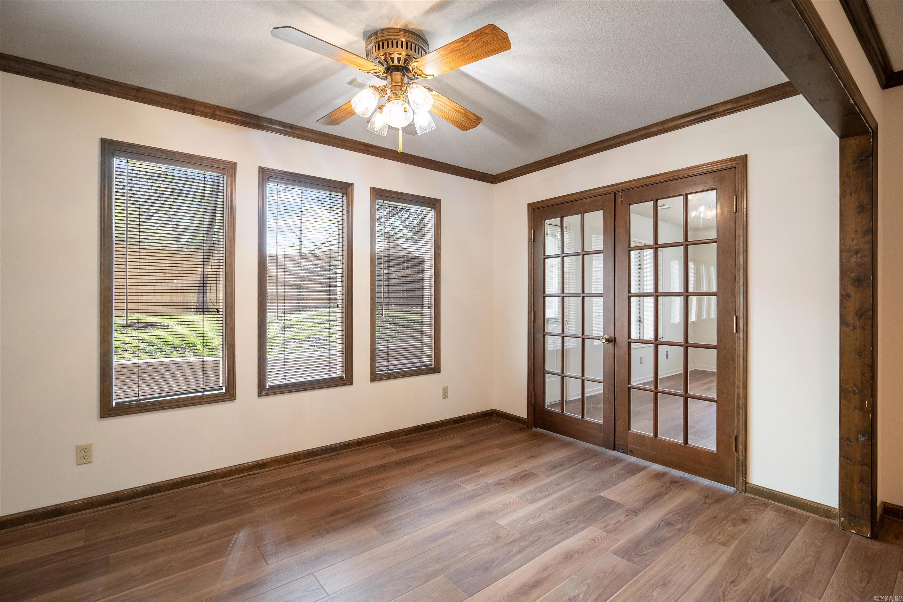 1407 Redbud Property Photo 21