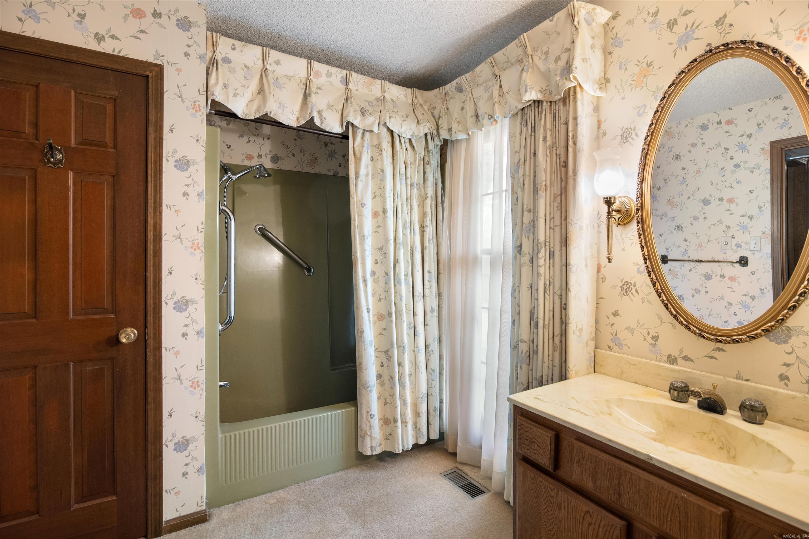 1407 Redbud Property Photo 24