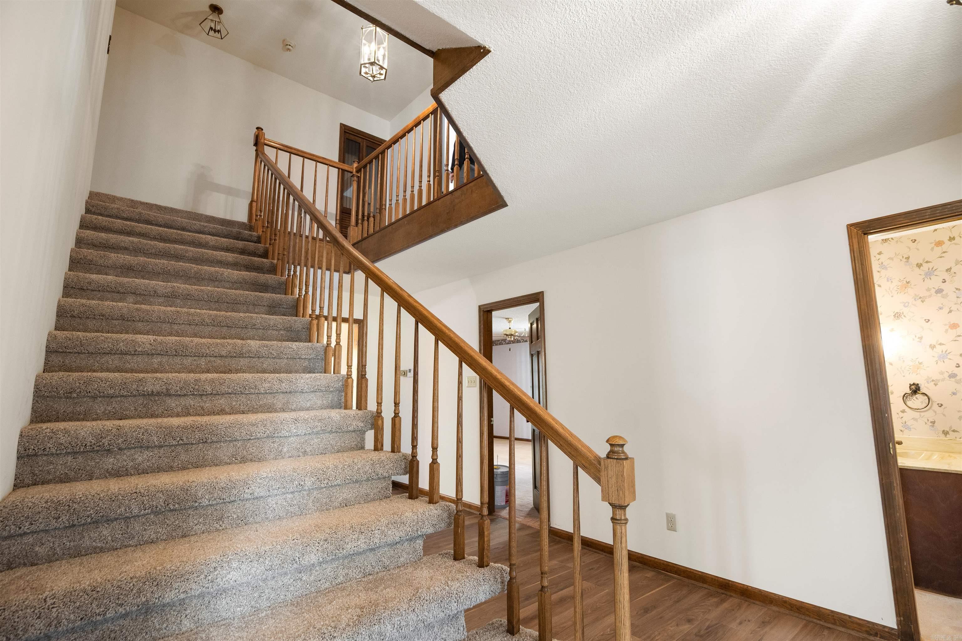 1407 Redbud Property Photo 27