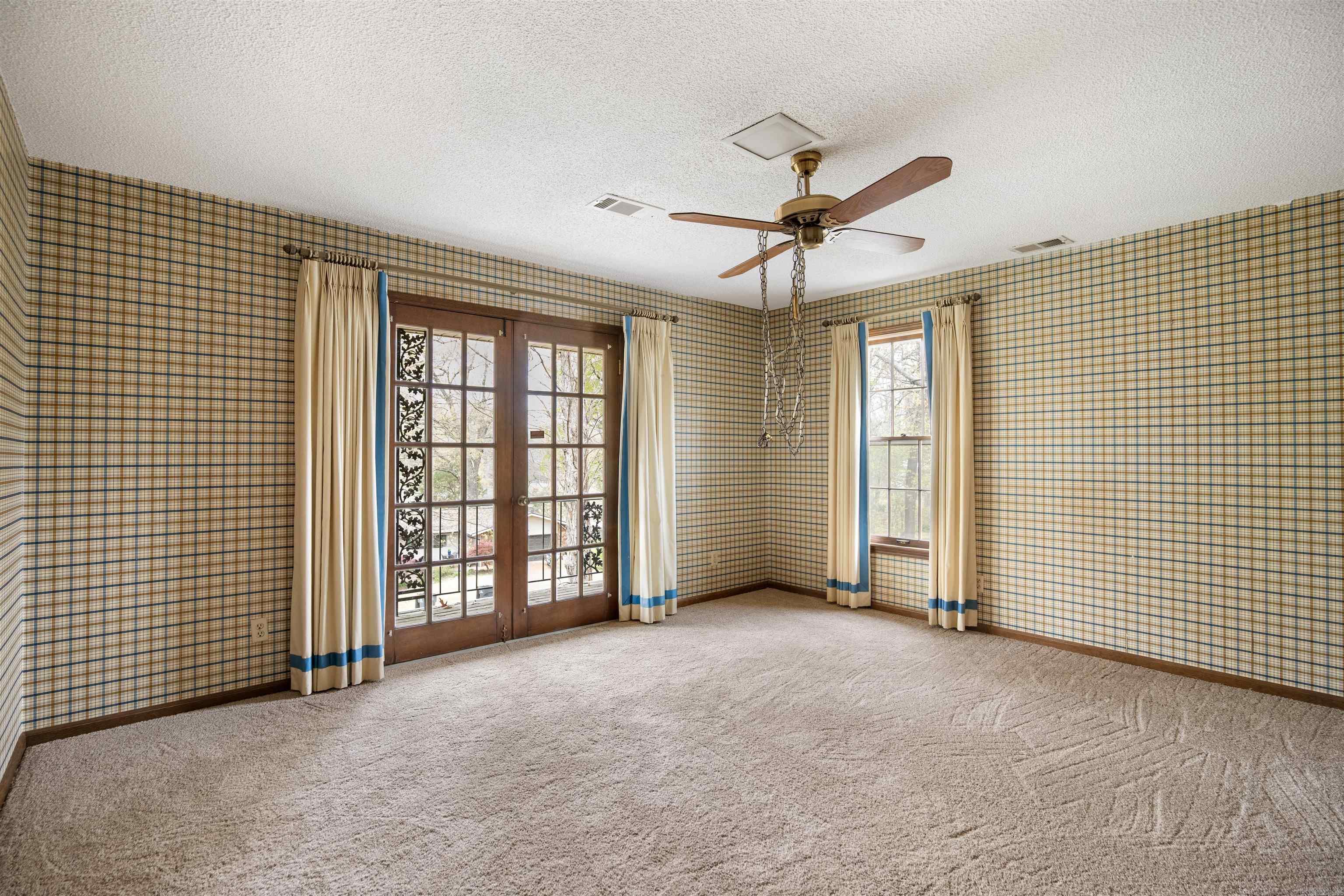 1407 Redbud Property Photo 37
