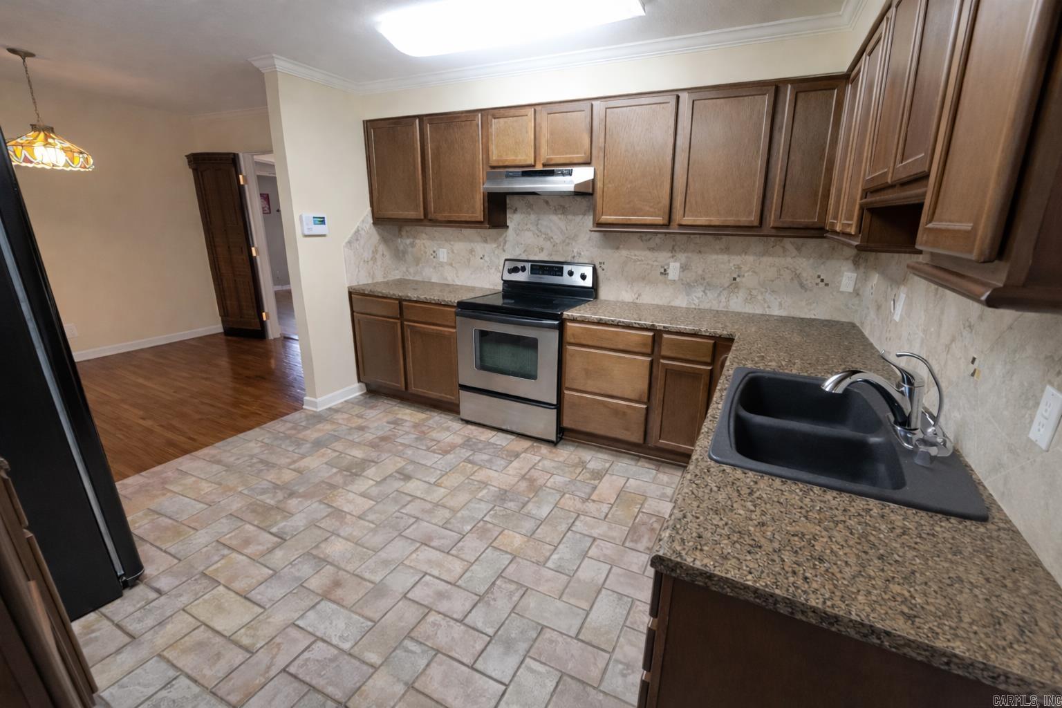 130 Sheridan Road Property Photo 4