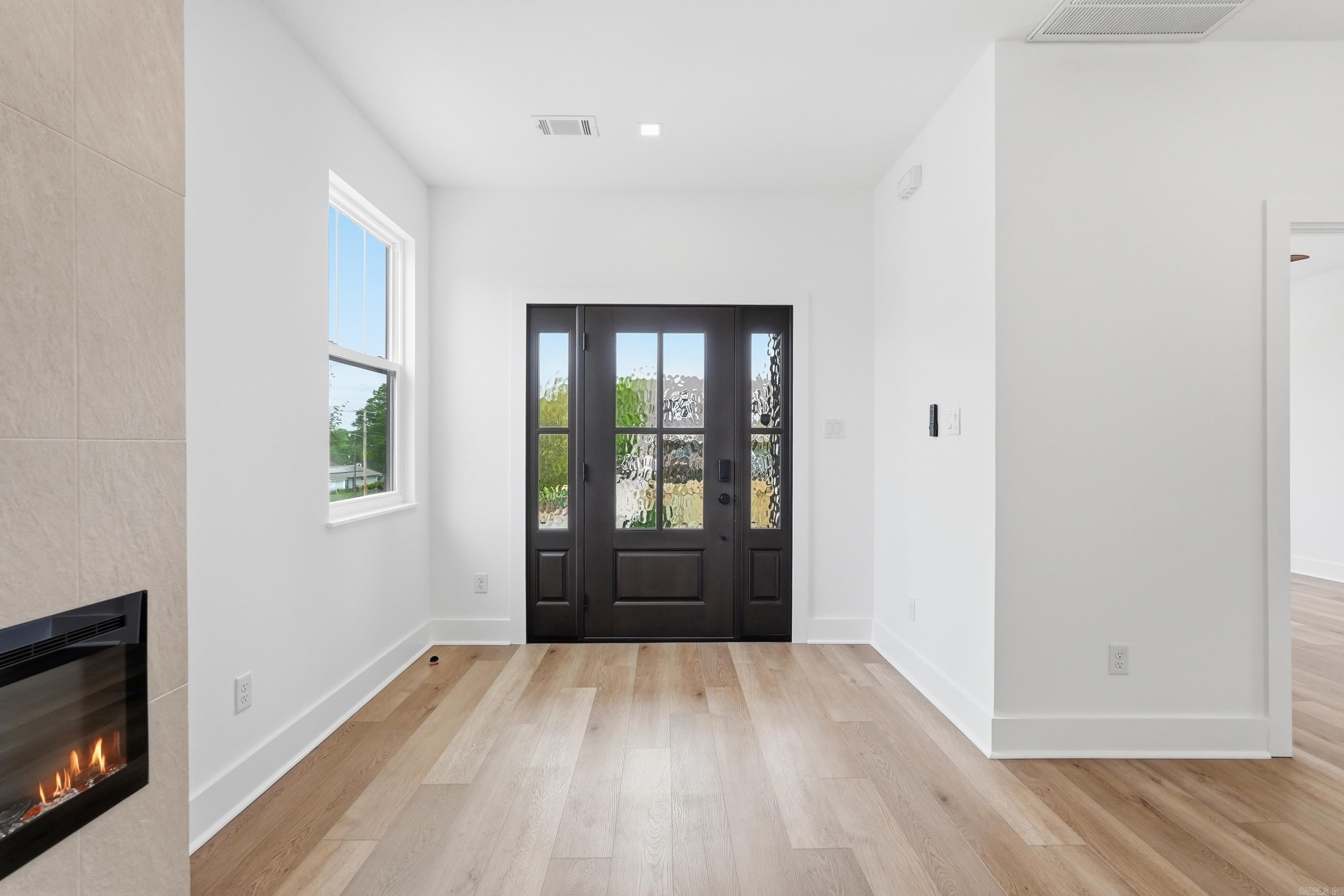 1914 Scott Street Property Photo 2