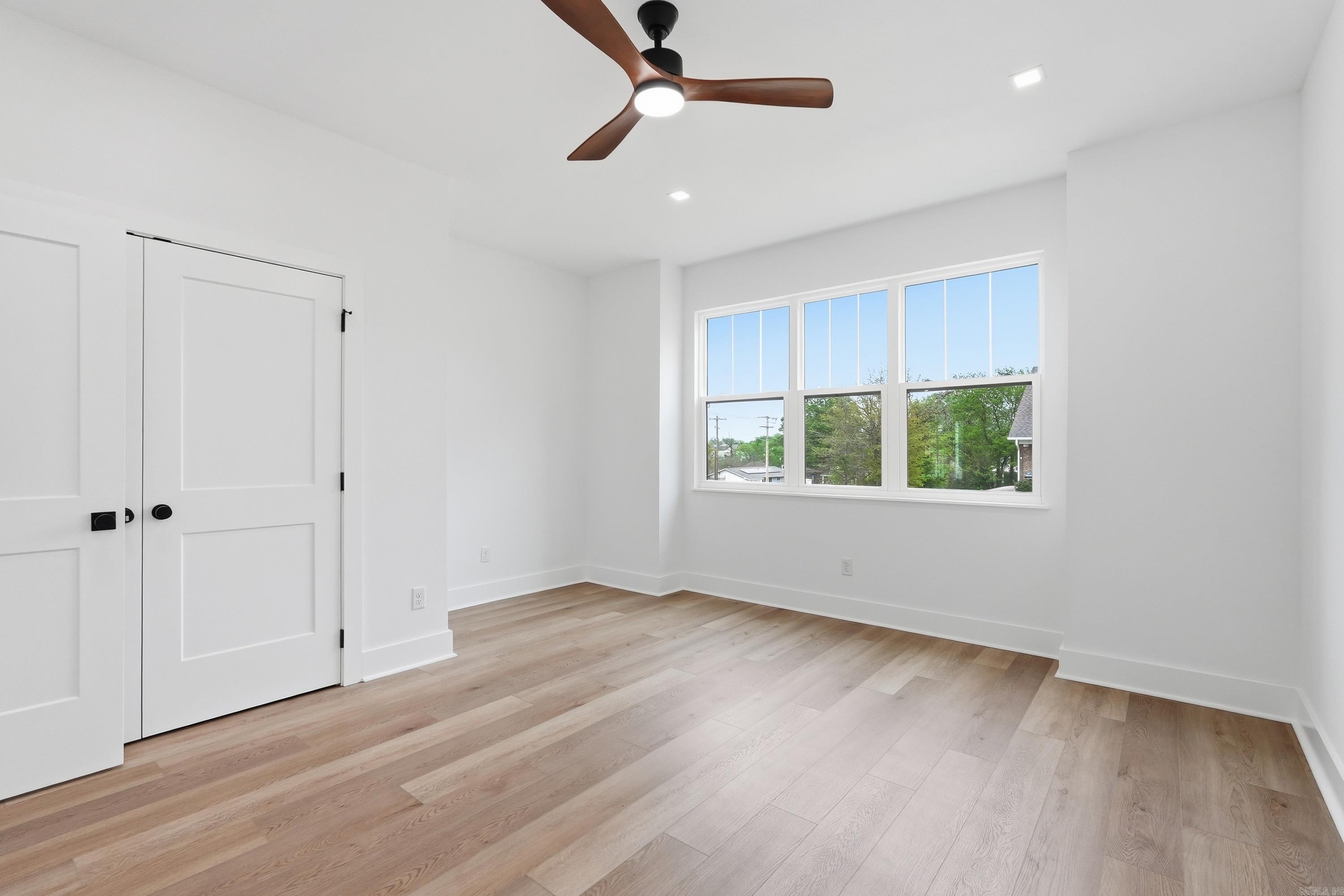1914 Scott Street Property Photo 23