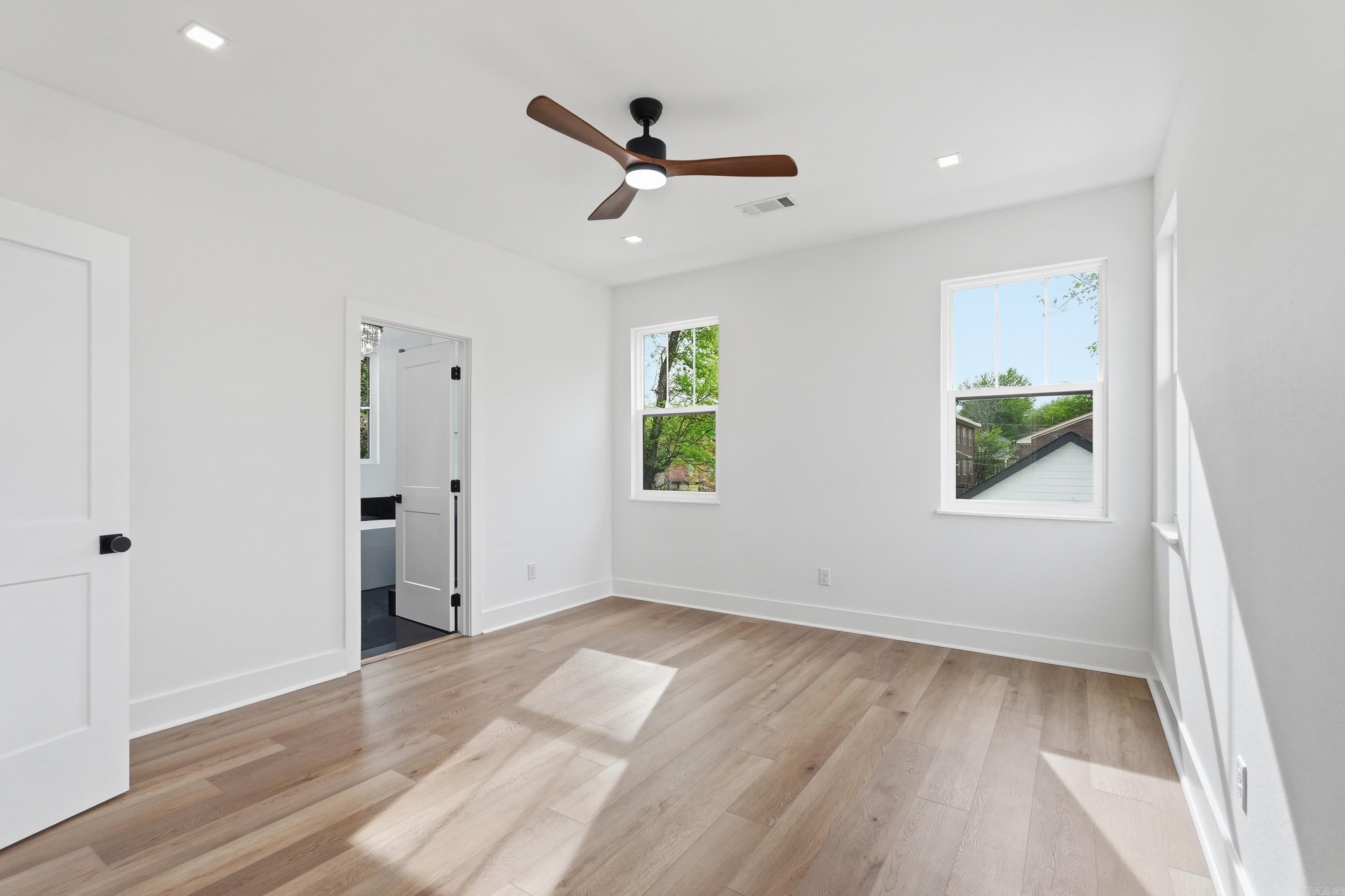 1914 Scott Street Property Photo 27