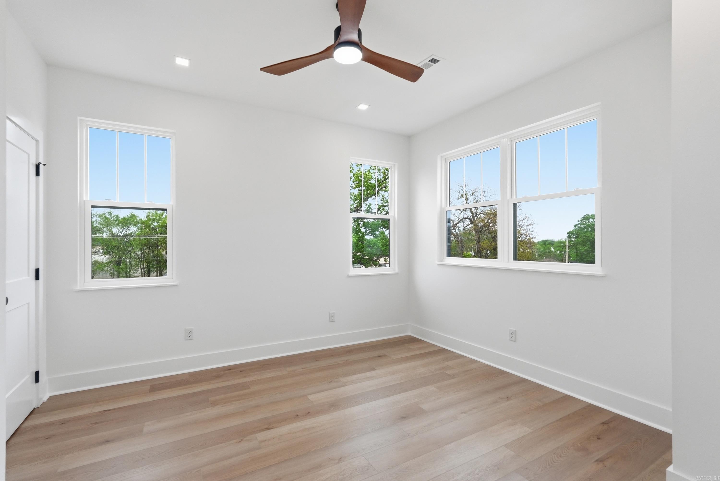 1914 Scott Street Property Photo 35